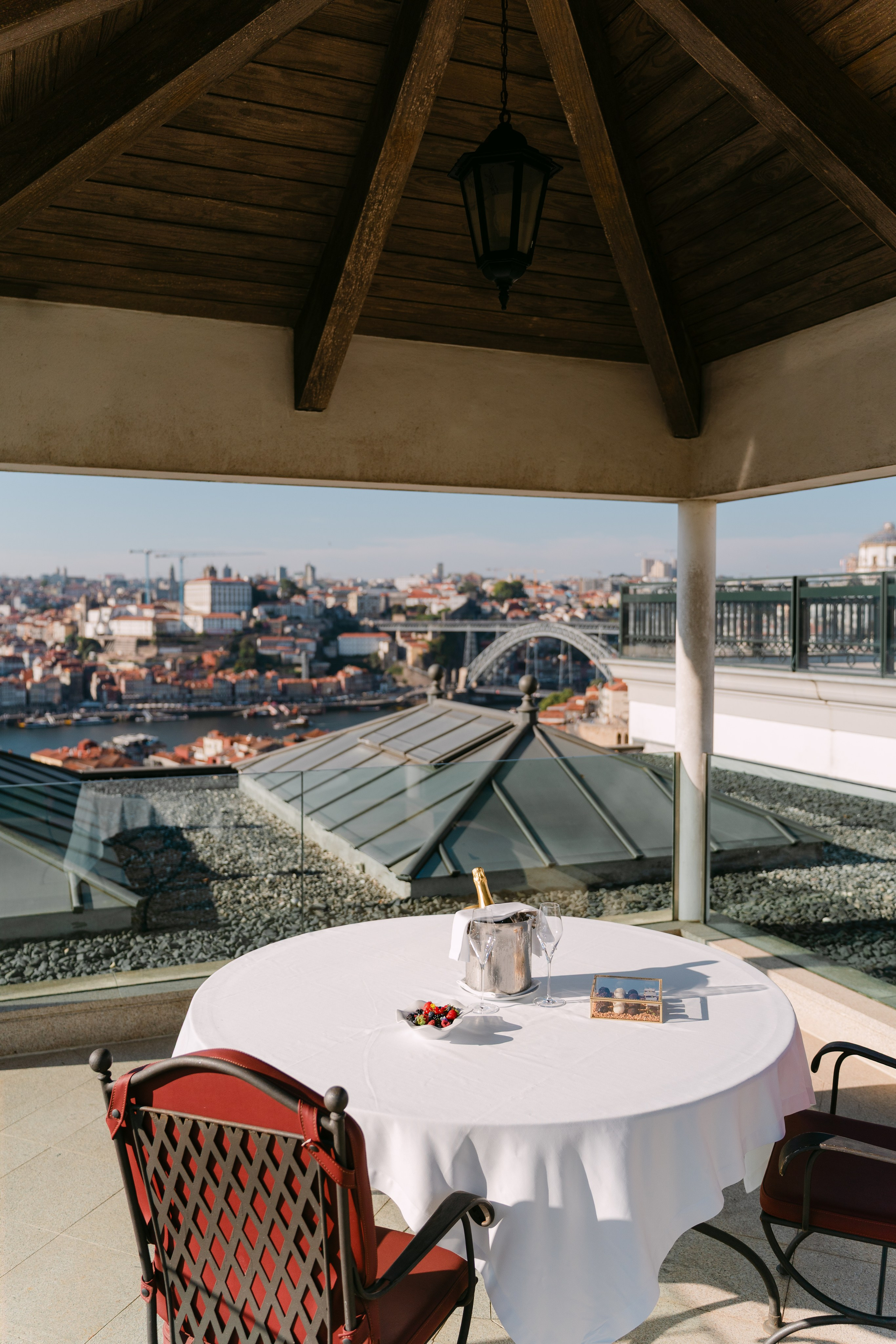 Wedding Proposal at Yeatman Hotel. Wedding and couple photographer in Porto