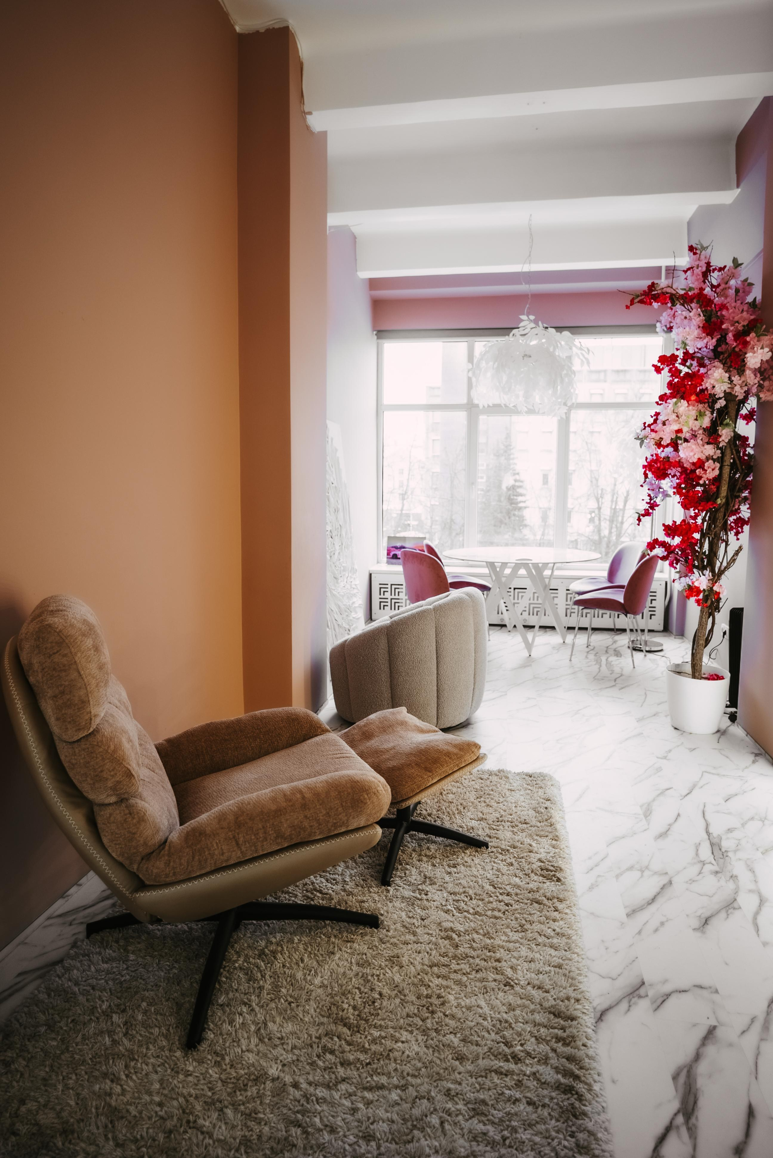 Foto un Video satura studija Rīgā - BRAND STUDIO. Video shooting and creating with phone, iPhone Video School