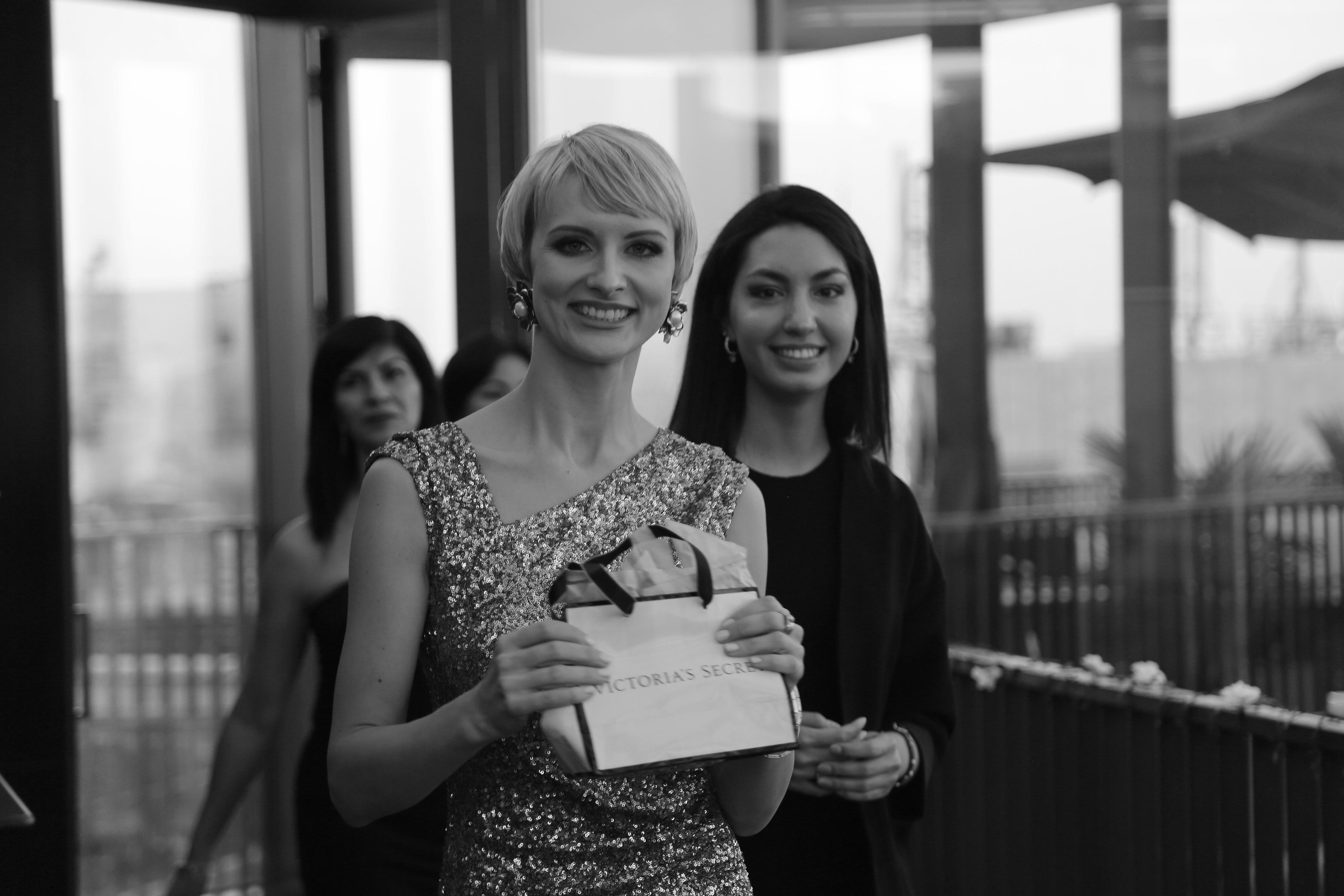 Sur les toits de Paris. Soirée. Natalia Bogdanovska. Films et photographie corporate en France