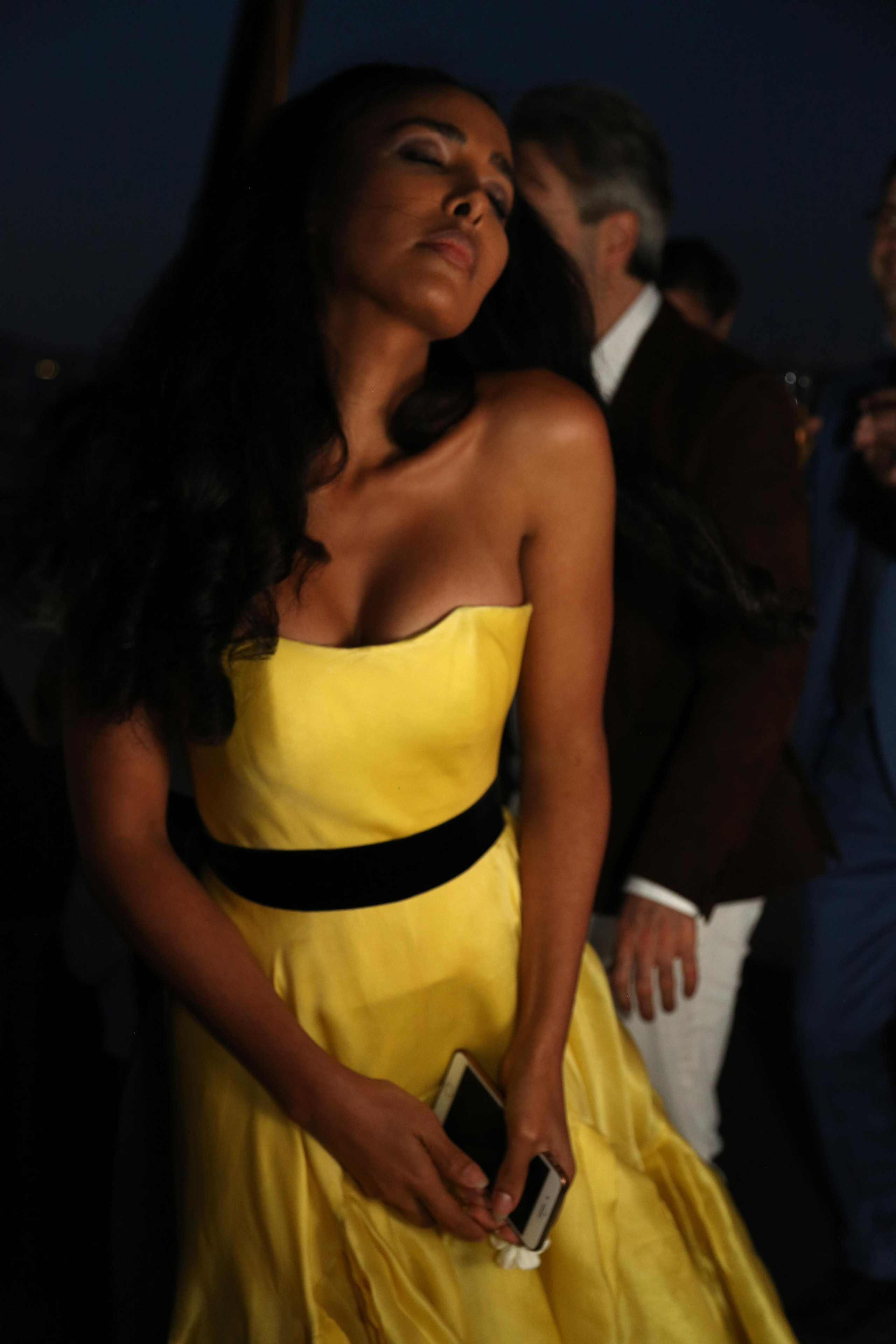 Sur les toits de Paris. Soirée. Natalia Bogdanovska. Films et photographie corporate en France