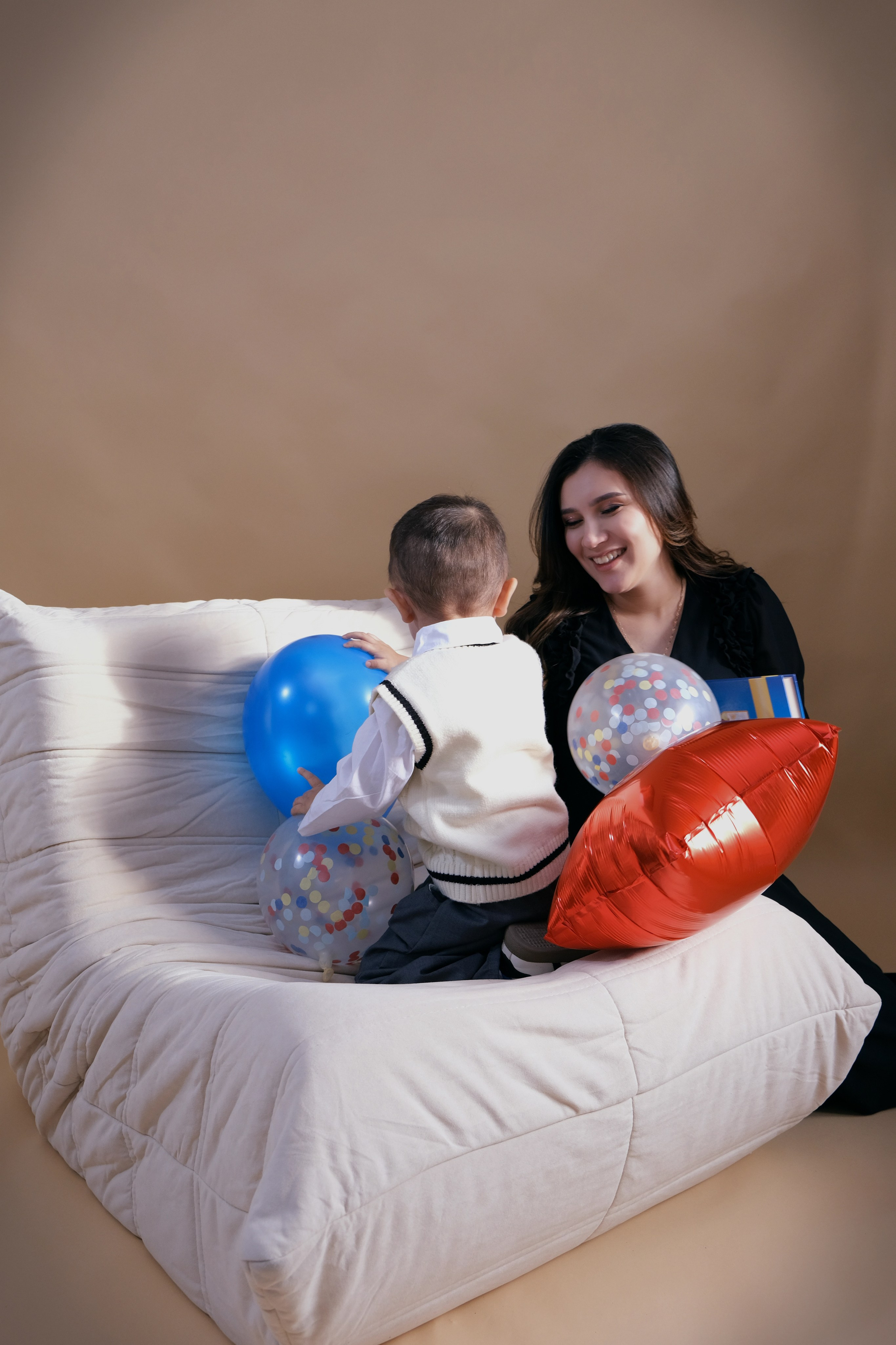 Зилола с сыном. Семейный и детский фотограф Бишкек Элина Суерова