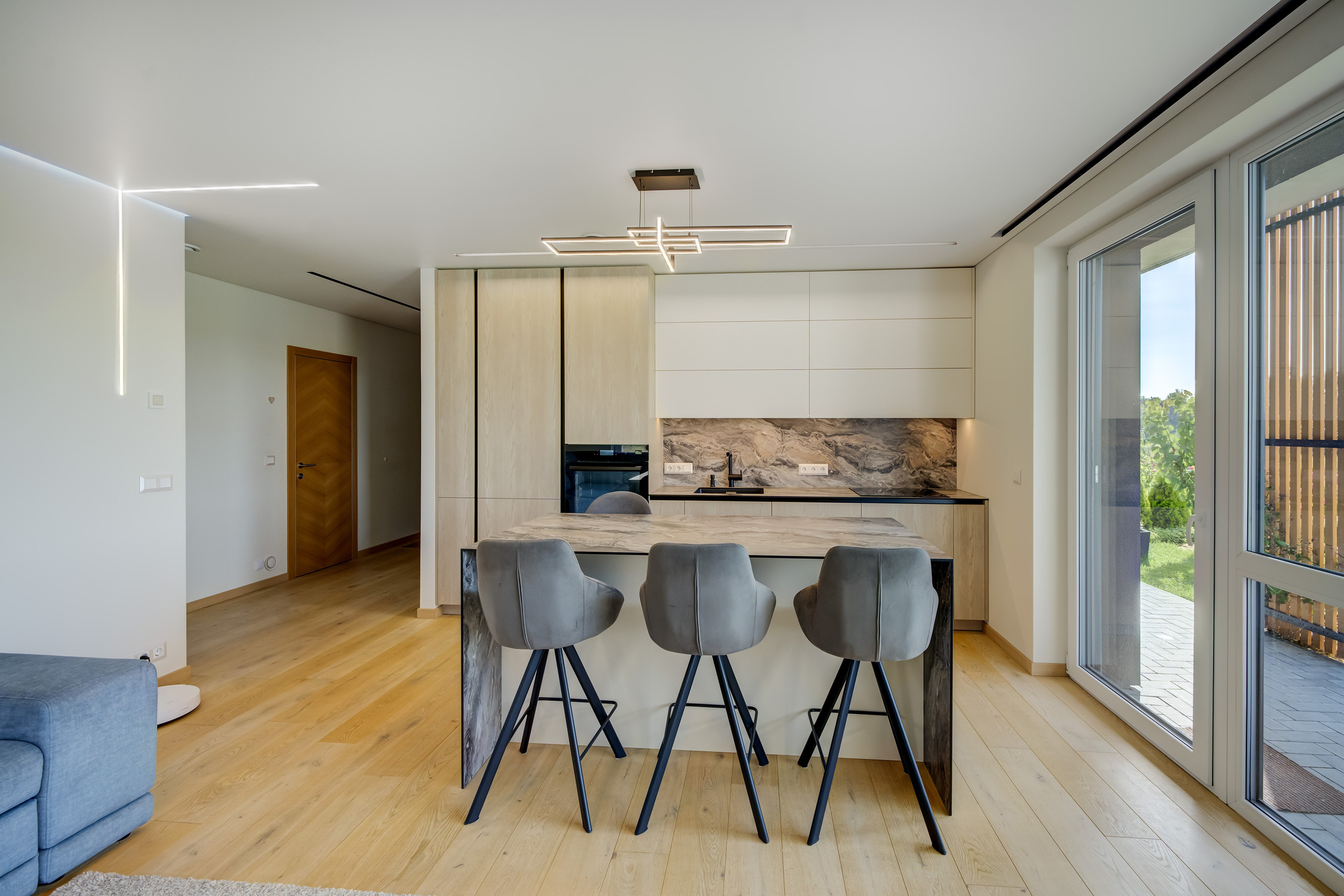 Gilužio g. 49, 2k. butas prie ežero. Elina Sapiega fotografė Vilniuje