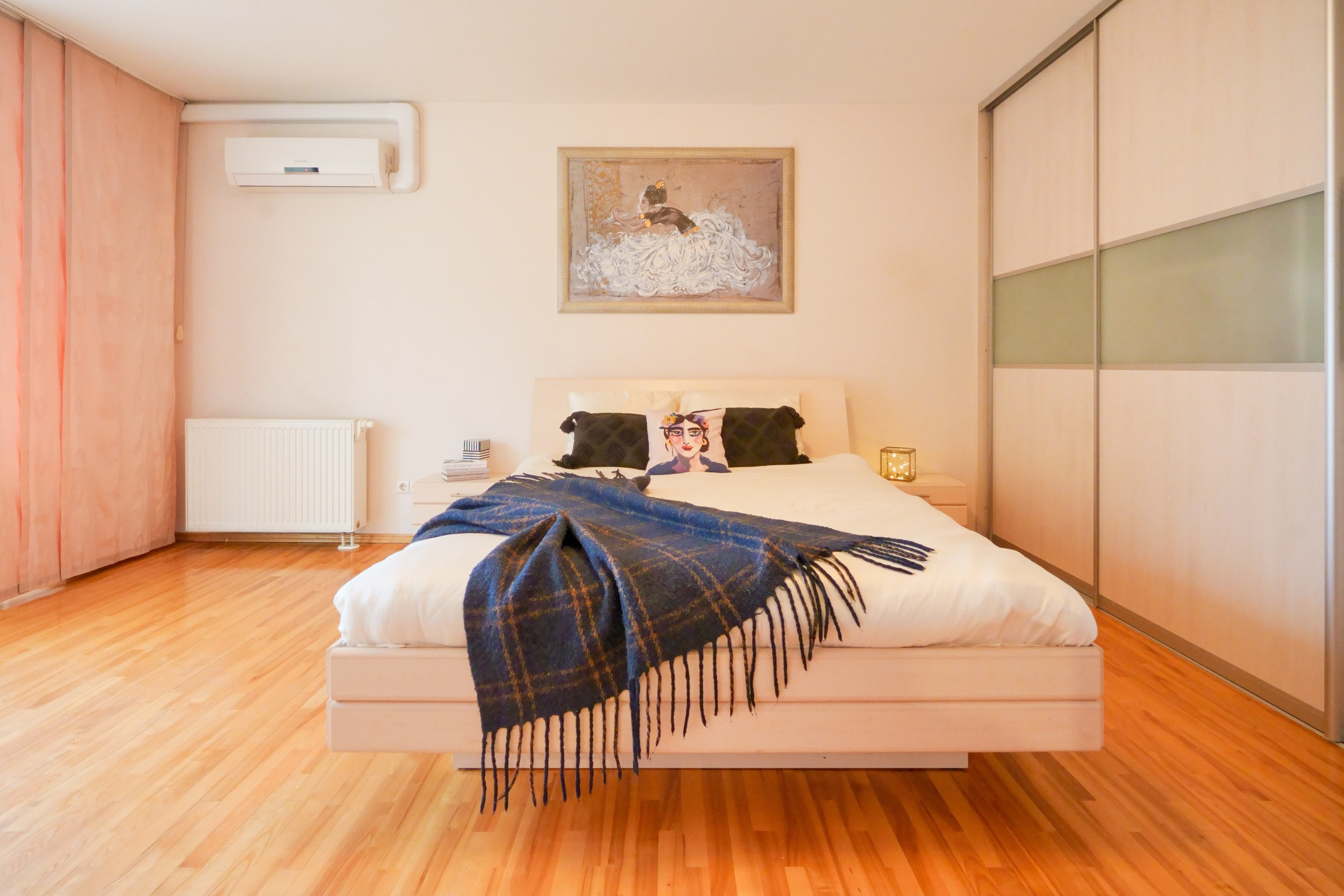 2--jų kambarių butas L. Gyros 80, Vilnius. Elina Sapiega fotografė Vilniuje