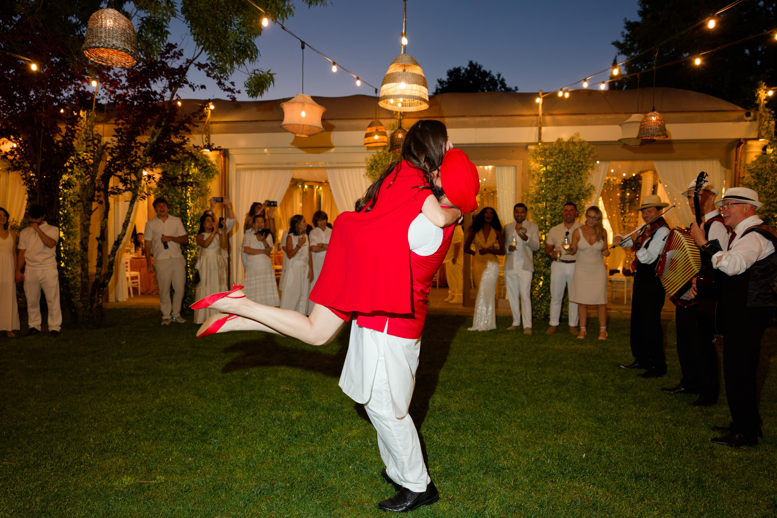 Pizza Party at Tenuta Massini, Florence, Italy. Destination Wedding Photographer — Nikita Burtsev