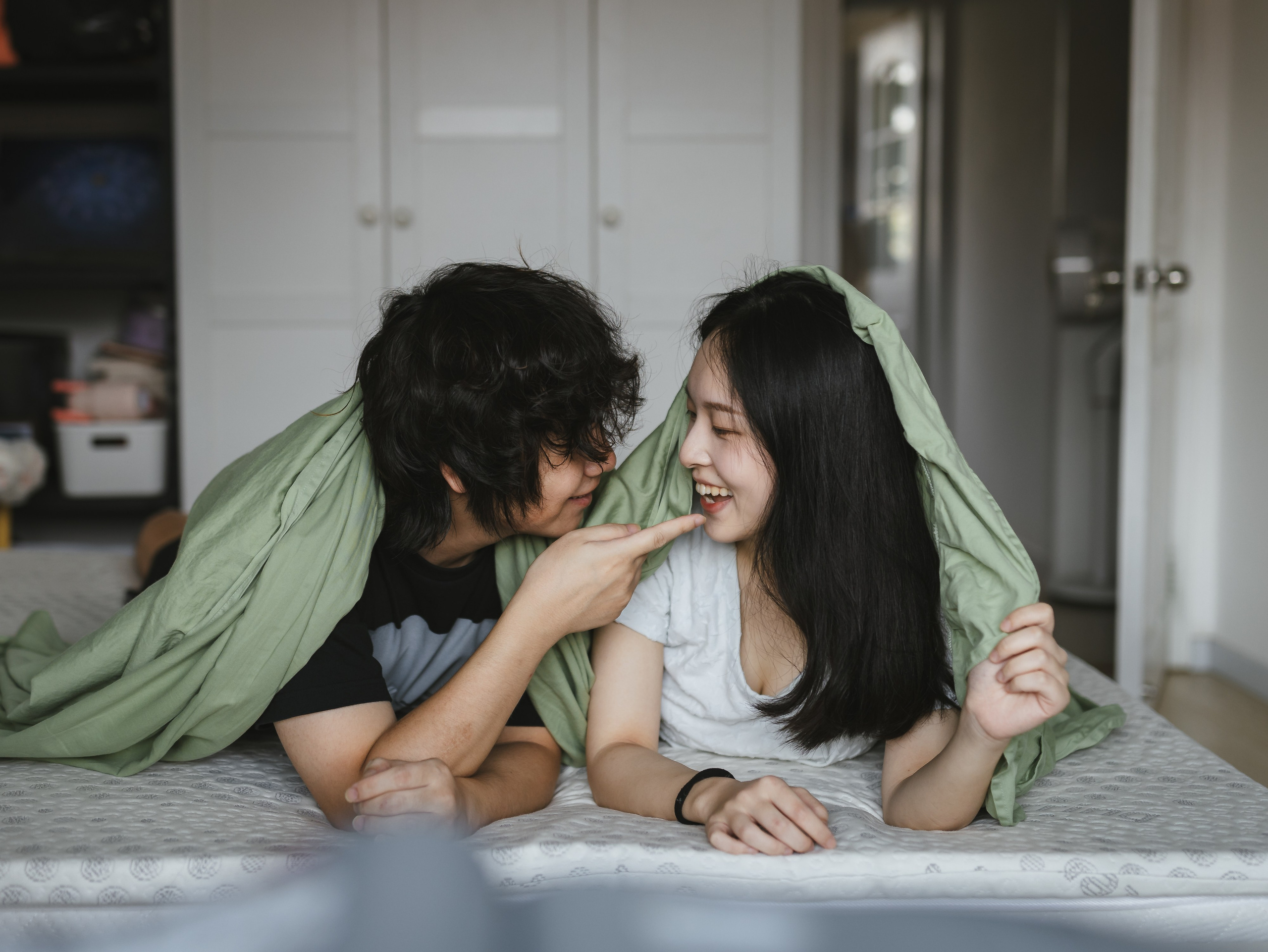 Candid photos of couple’s daily life. Shanghai Family Photographer Dora