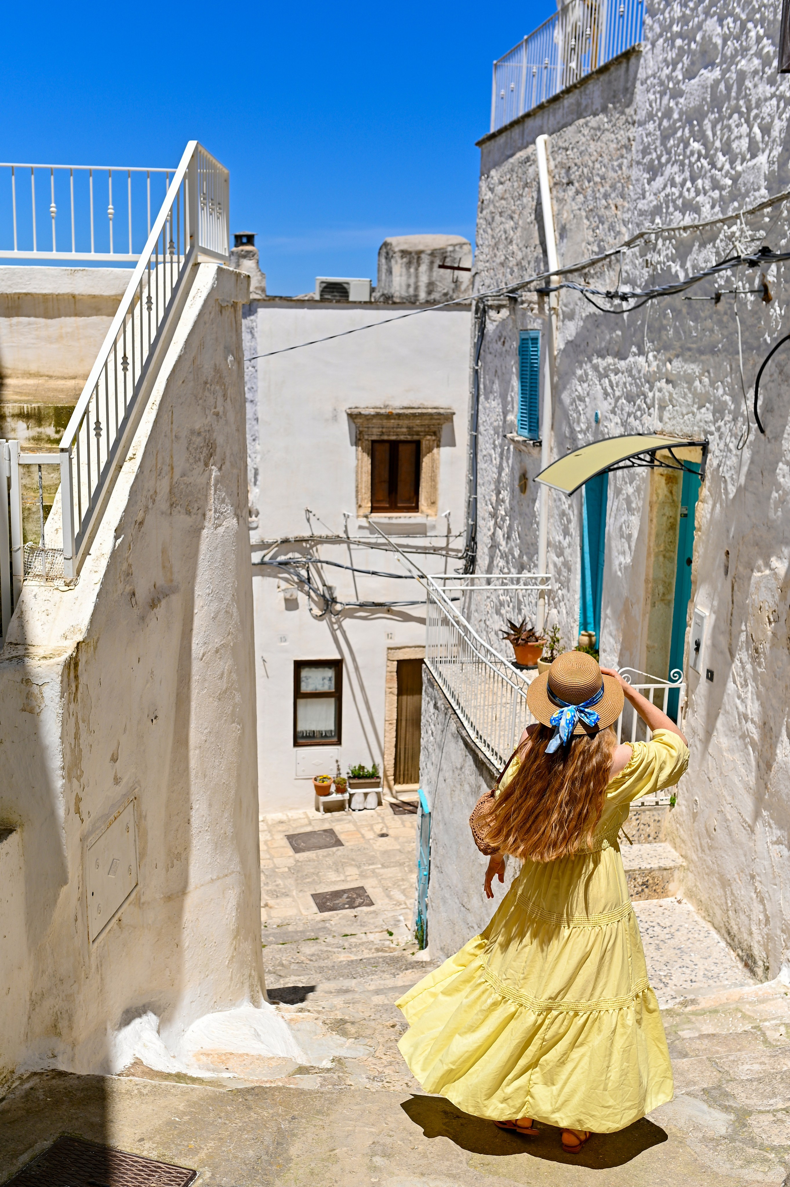 A Photo Walk with Jeanine in Ostuni. Fotografa in Puglia e Roma — Servizi fotografici romantici in Italia