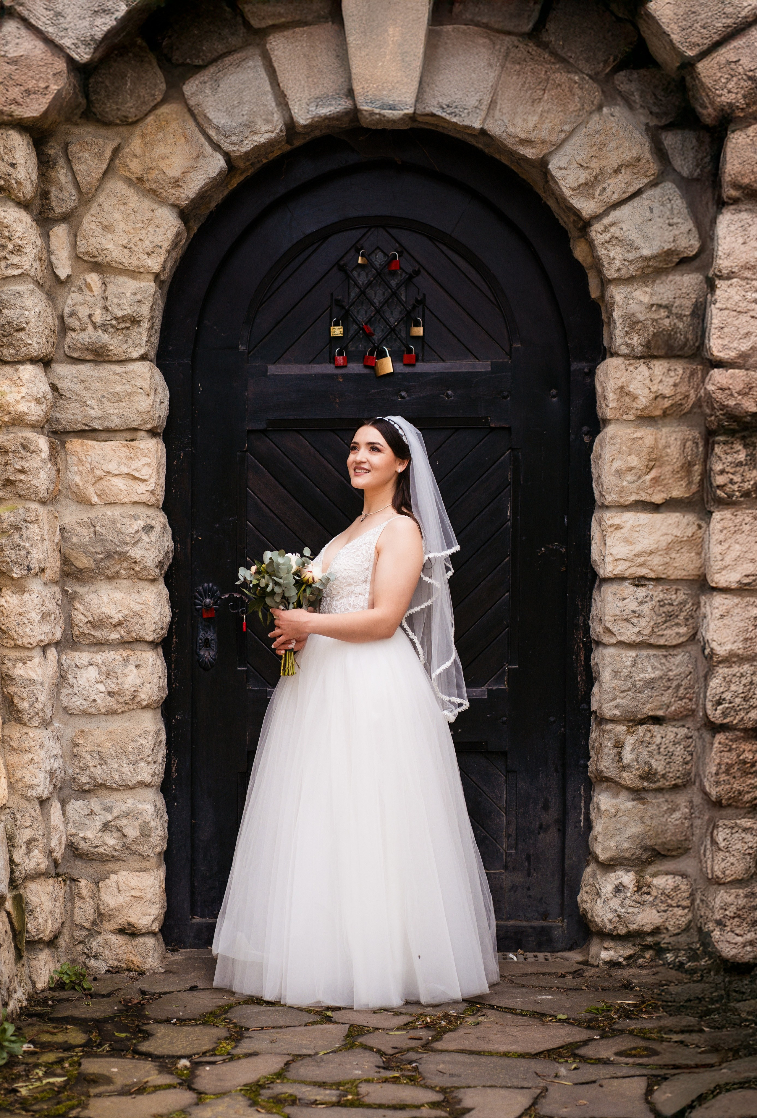 Ședință foto urbană cu mirii în centrul orașului