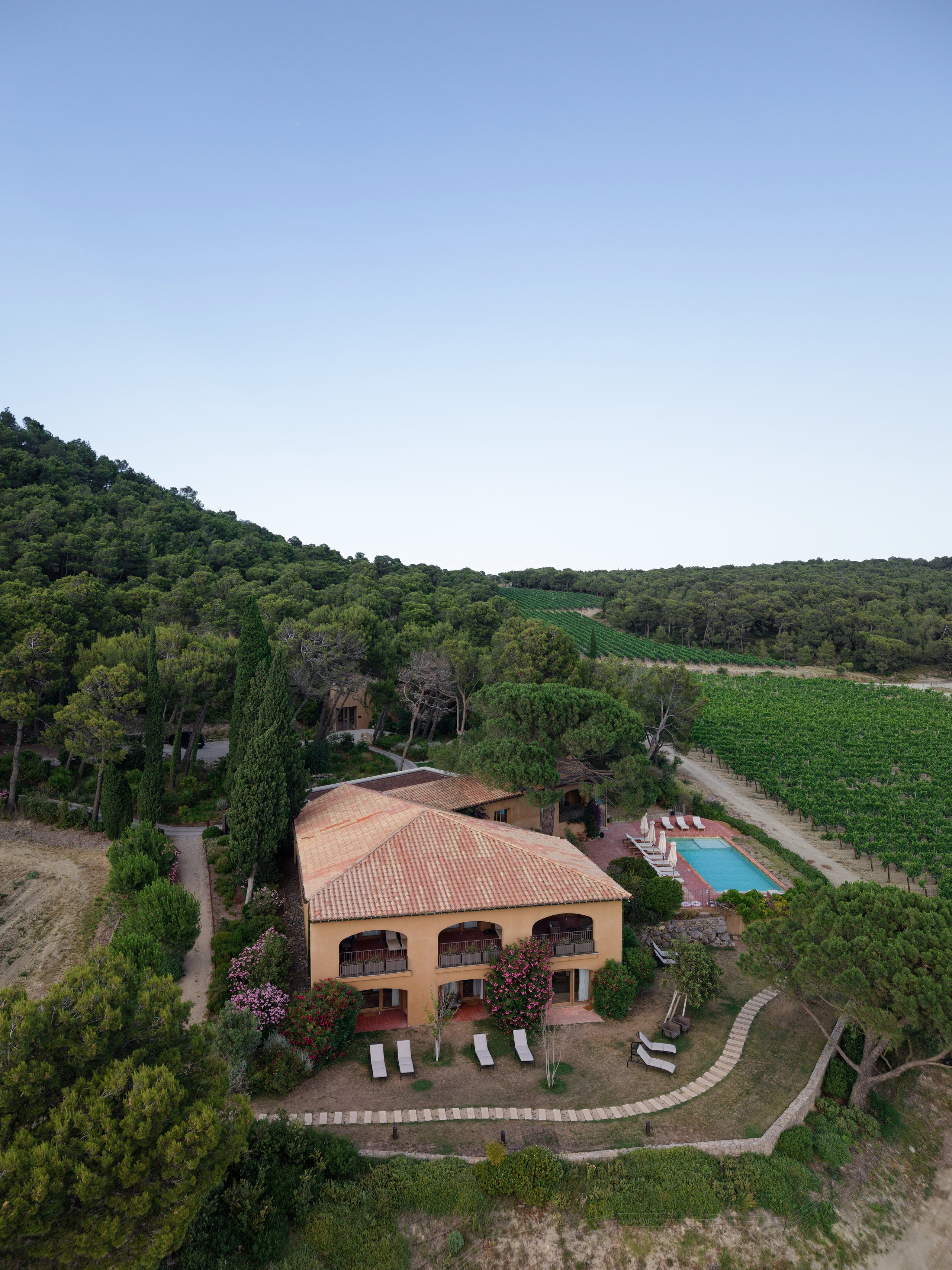Wedding at Château L’Hospitalet in Narbonne, France. Destination Wedding Photographer — Nikita Burtsev