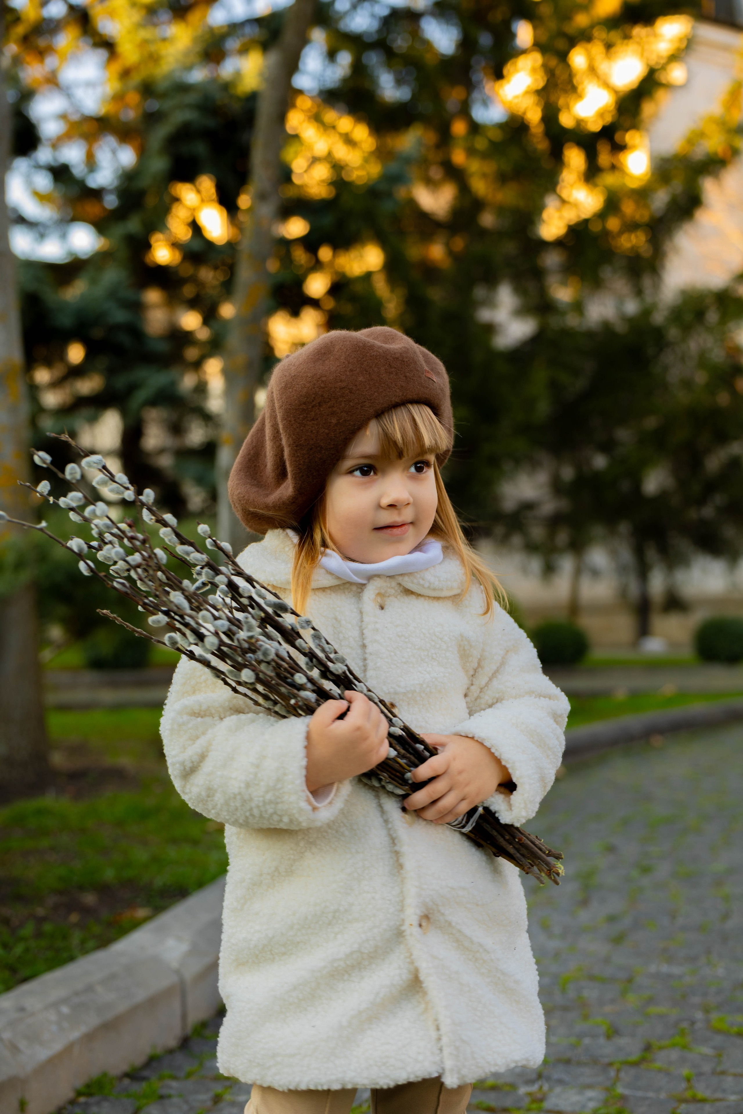 Фотосессия ребенка в вербное воскресенье. Семейный фотограф в Кишиневе, Молдова Врабий Ольга