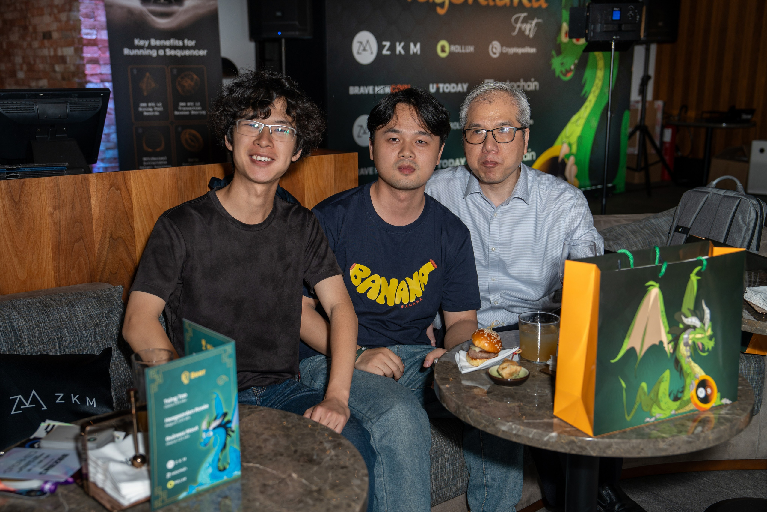 ZKM. ФОТОГРАФ В ГОНКОНГЕ (СВАДЬБЫ, FASHION, СЕМЕЙНЫЕ, МЕРОПРИЯТИЯ, ФОТОПРОГУЛКИ)