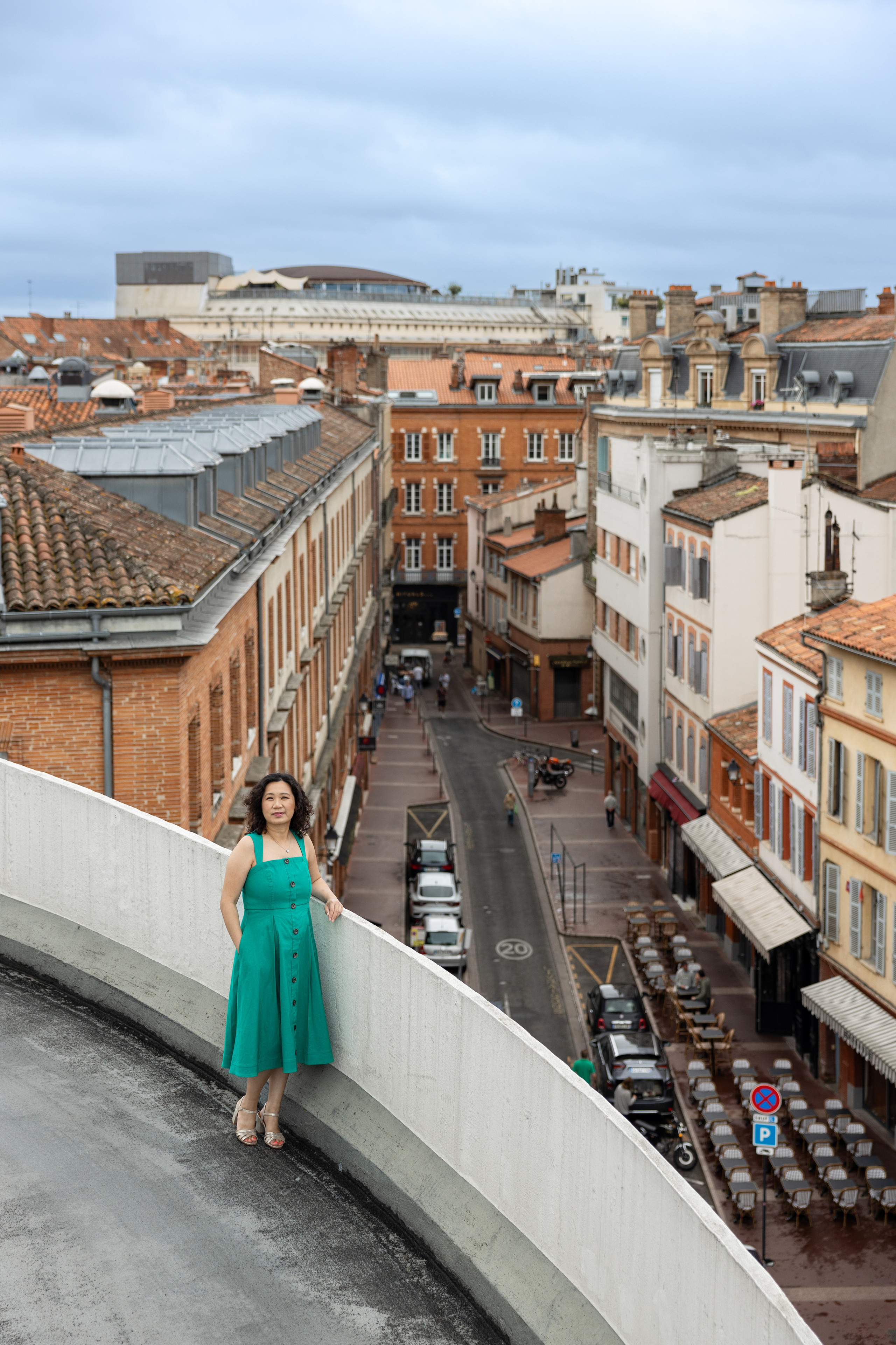 Toulouse photo walk with Betty. Eugénie Smirnova — your photographer in Toulouse and southwest France