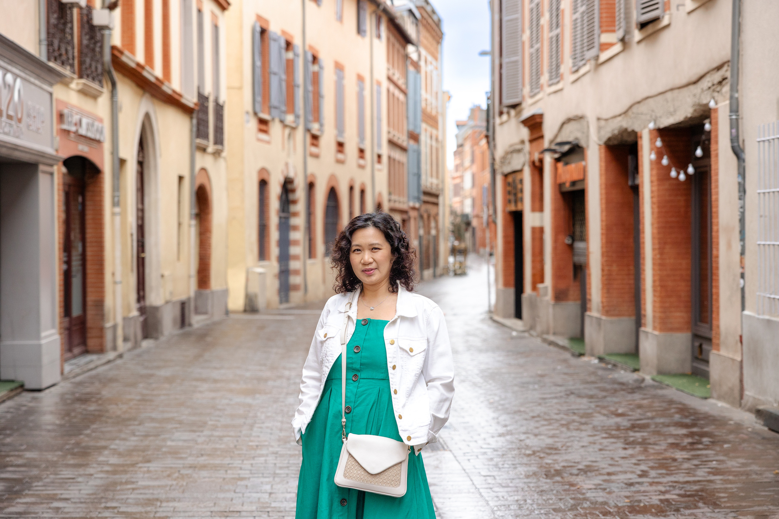 Toulouse photo walk with Betty. Eugénie Smirnova — your photographer in Toulouse and southwest France