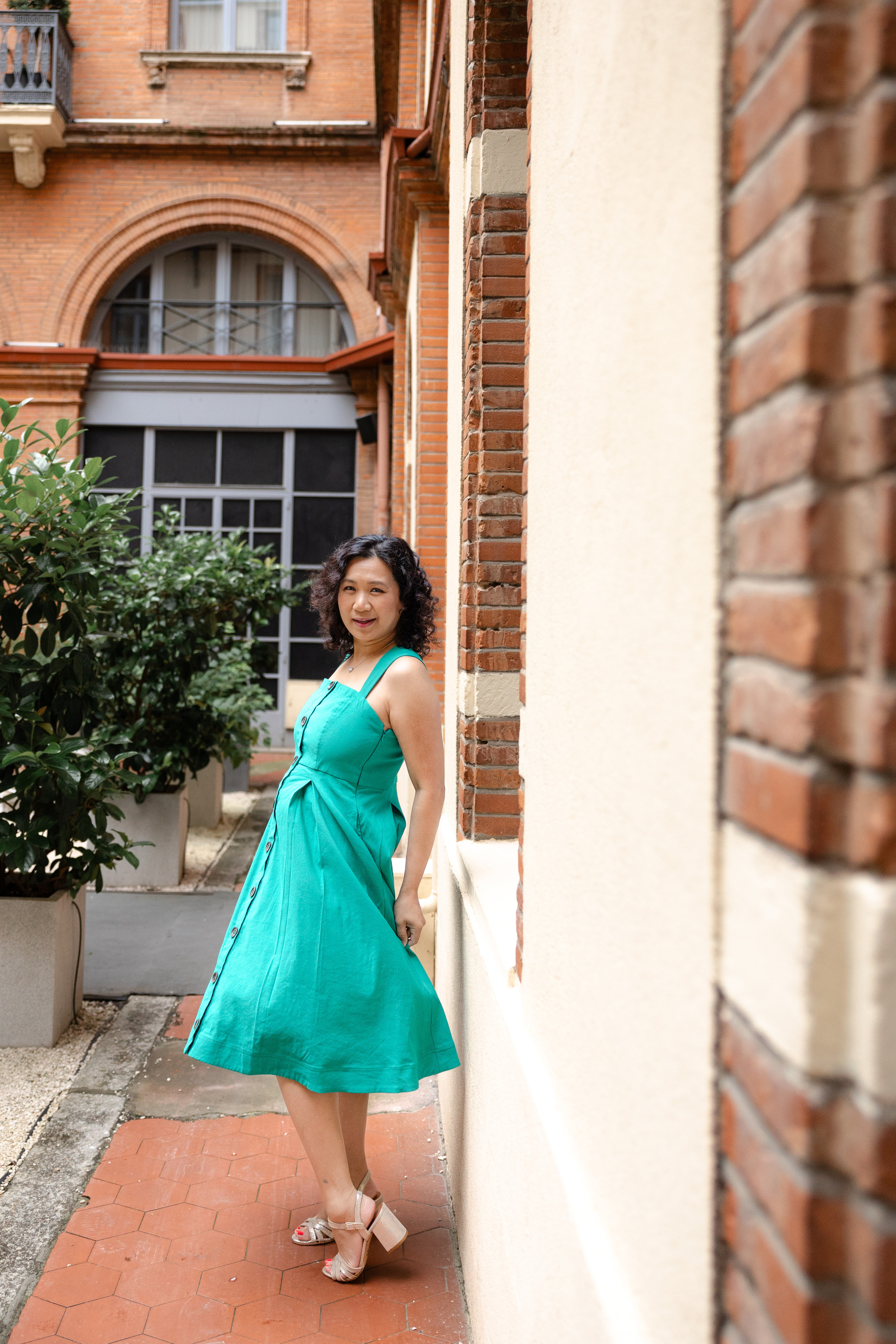 Toulouse photo walk with Betty. Eugénie Smirnova — your photographer in Toulouse and southwest France