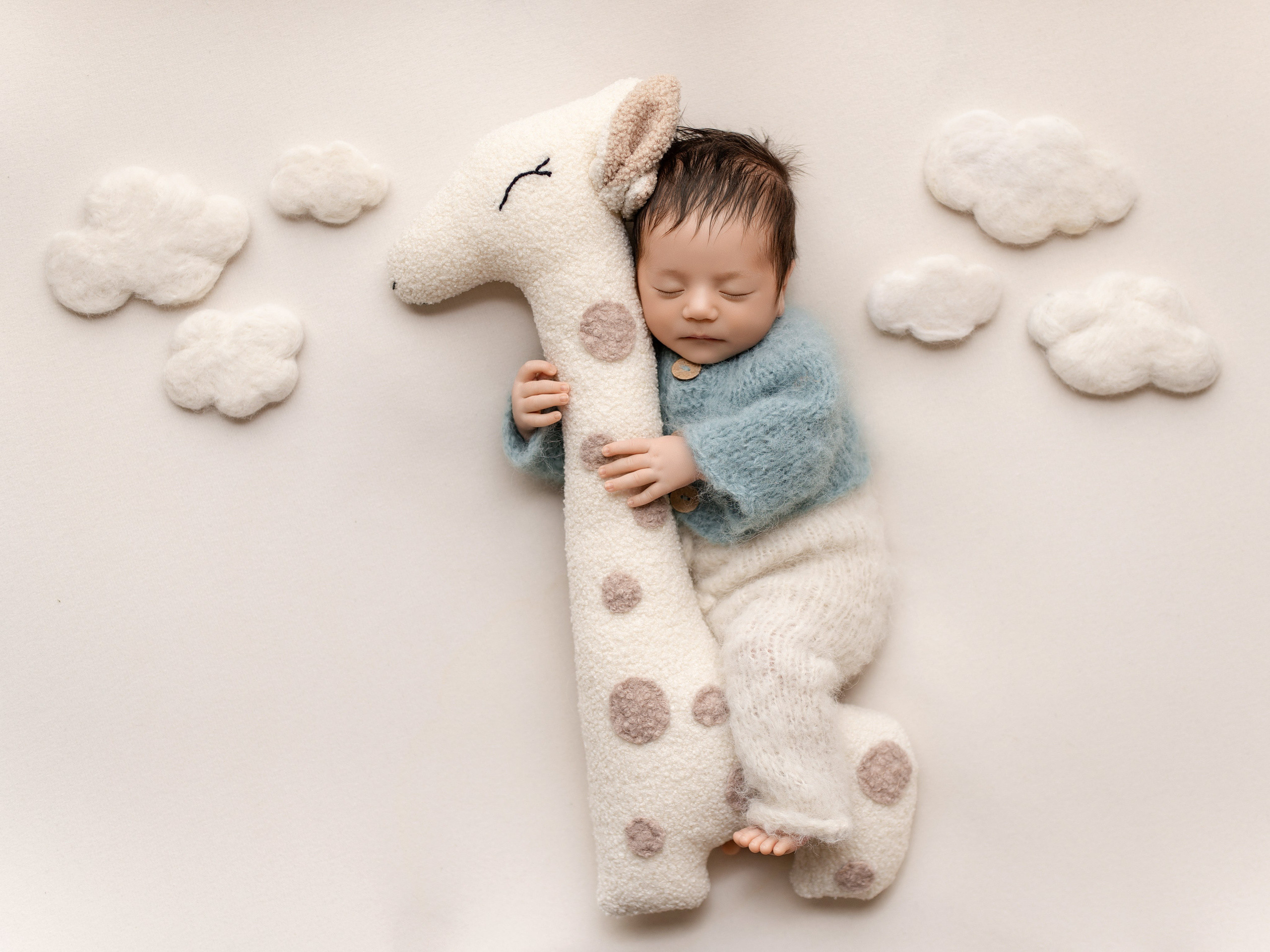 Esu Aleksandra naujagimių ir kudikių fotografė iš Vilniaus