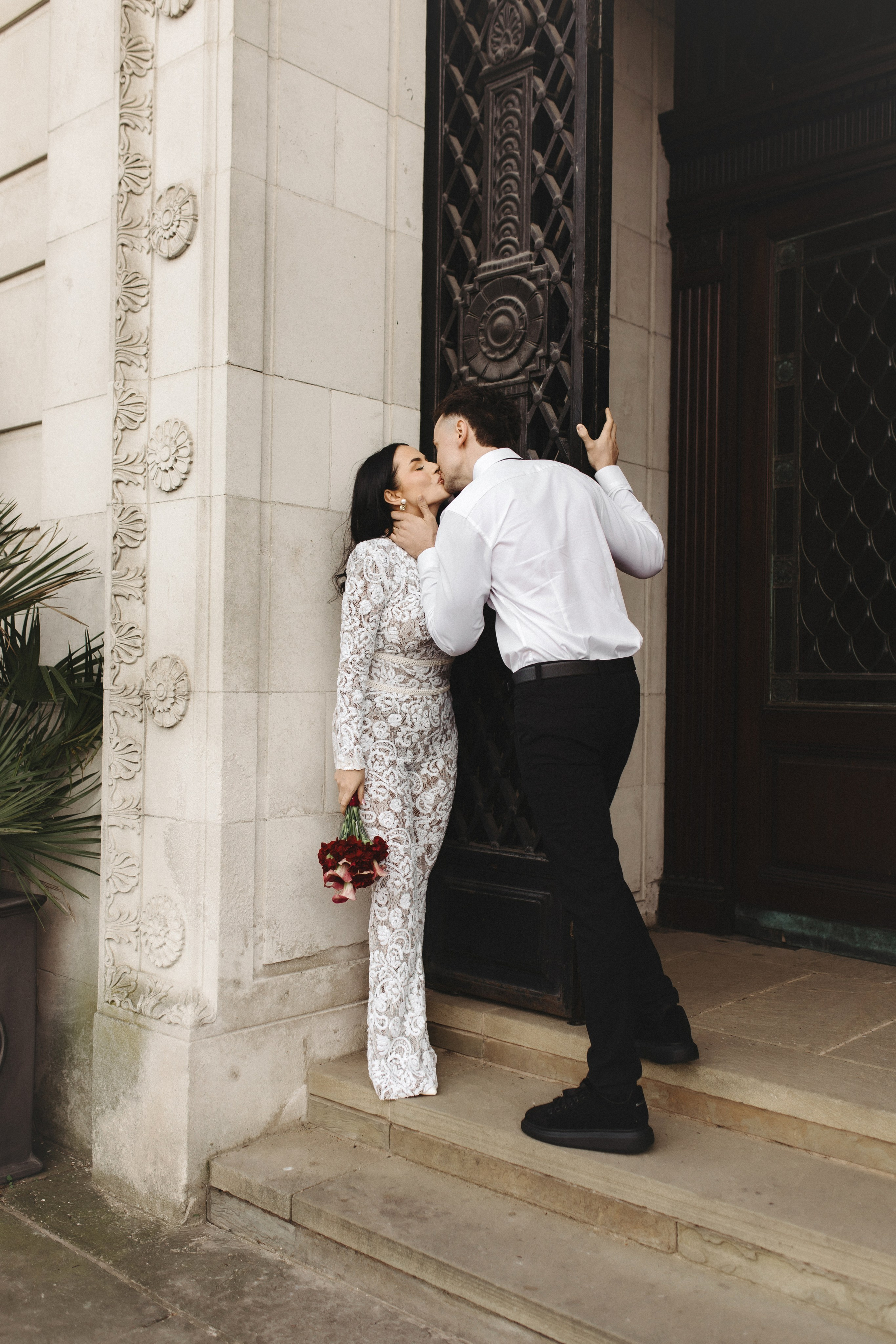 S&A. Wedding and Portrait Photographer Evie Moon