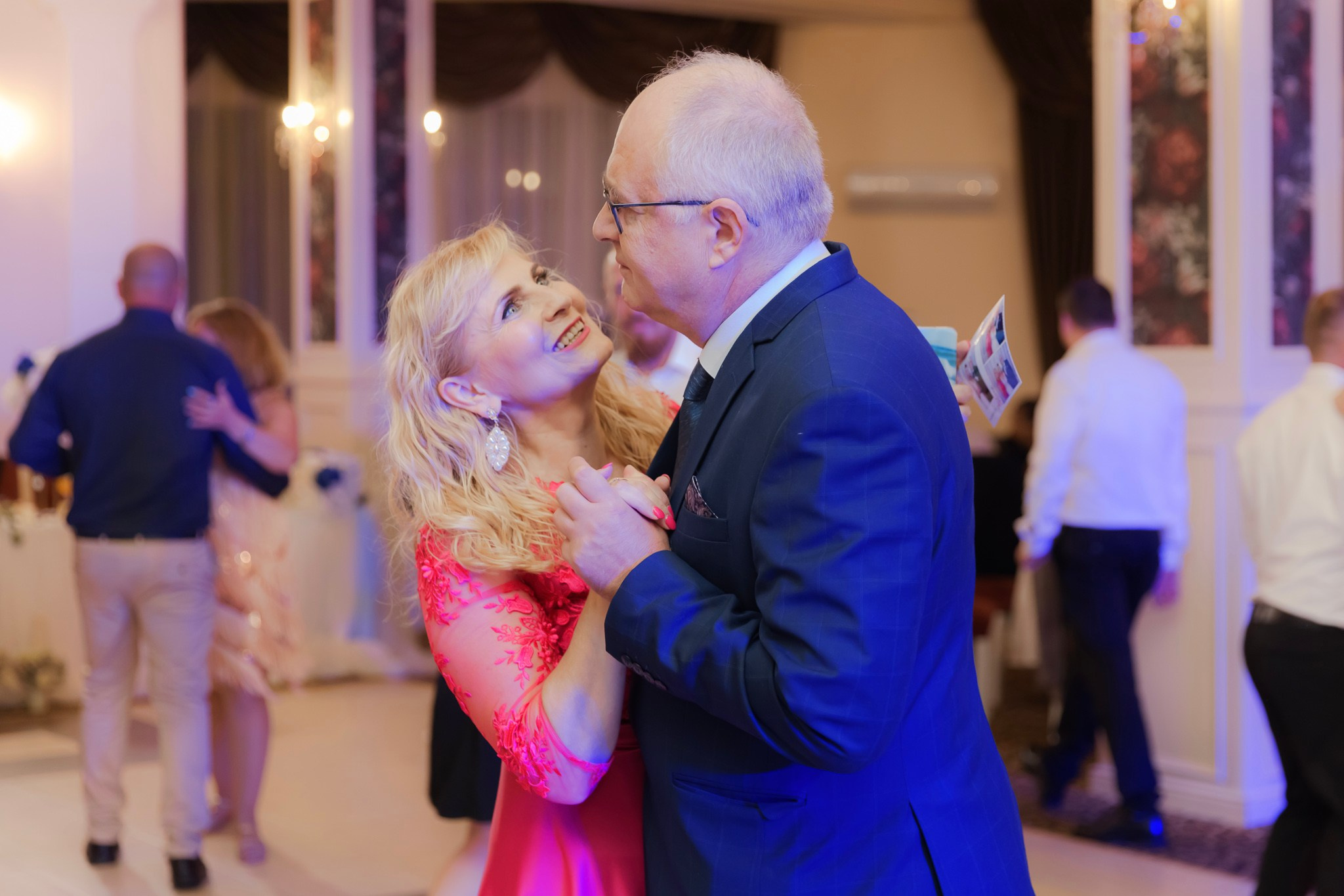 Mihai & Oana. Servicii foto-video profesionale, pentru momente de neuitat