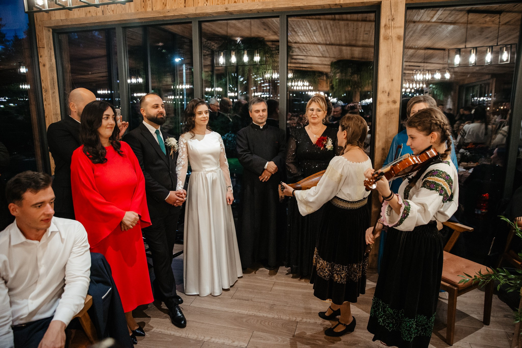 Nunta de Poveste la Sucevița: Cristi și Andreea. Servicii foto-video profesionale, pentru momente de neuitat