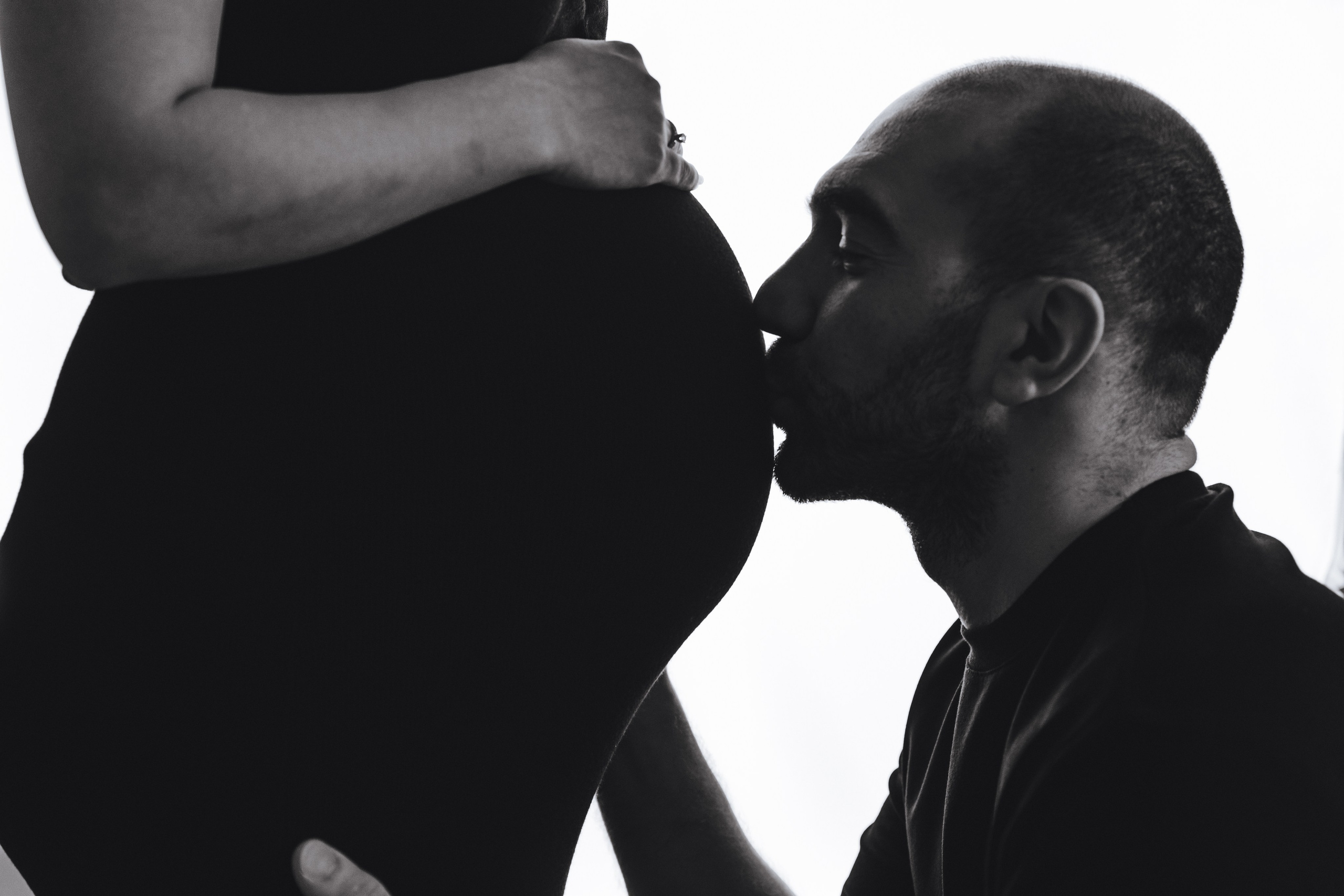 Schwangerschaftsfotografie in Aschaffenburg –stilvolle Babybauchfotos für unvergessliche Momente. Hochzeitsfotograf in Aschaffenburg & Miltenberg – Aus Momenten werden Erinnerungen