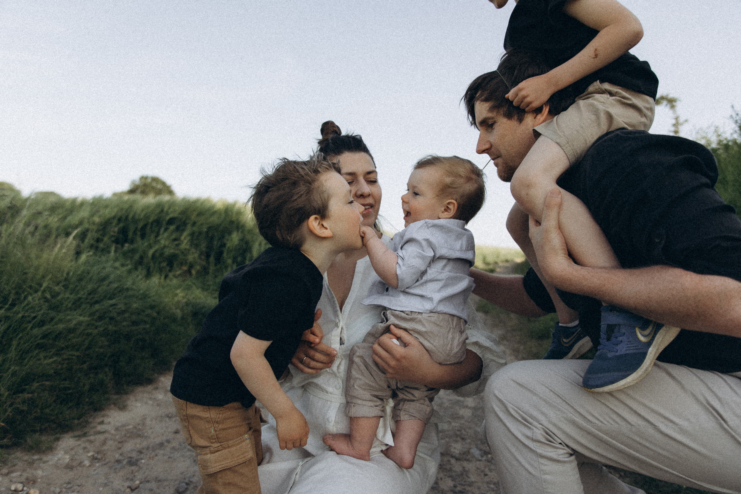 Familienfotos in der Natur. Familien & Hochzeitfotografin Nadja Holzmann