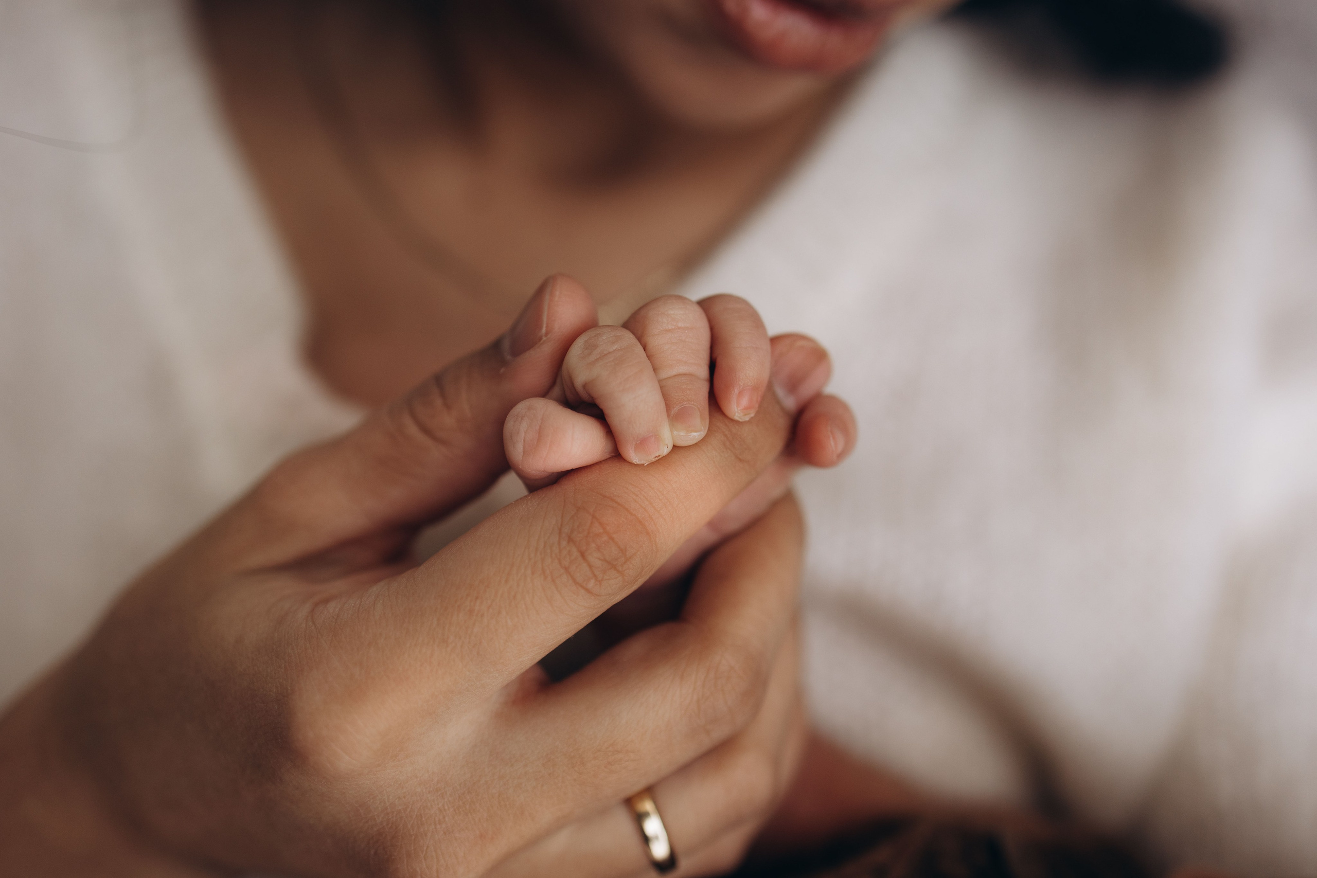 Tiny details. Фотограф родов, семей и новорожденных малышей в Дубае