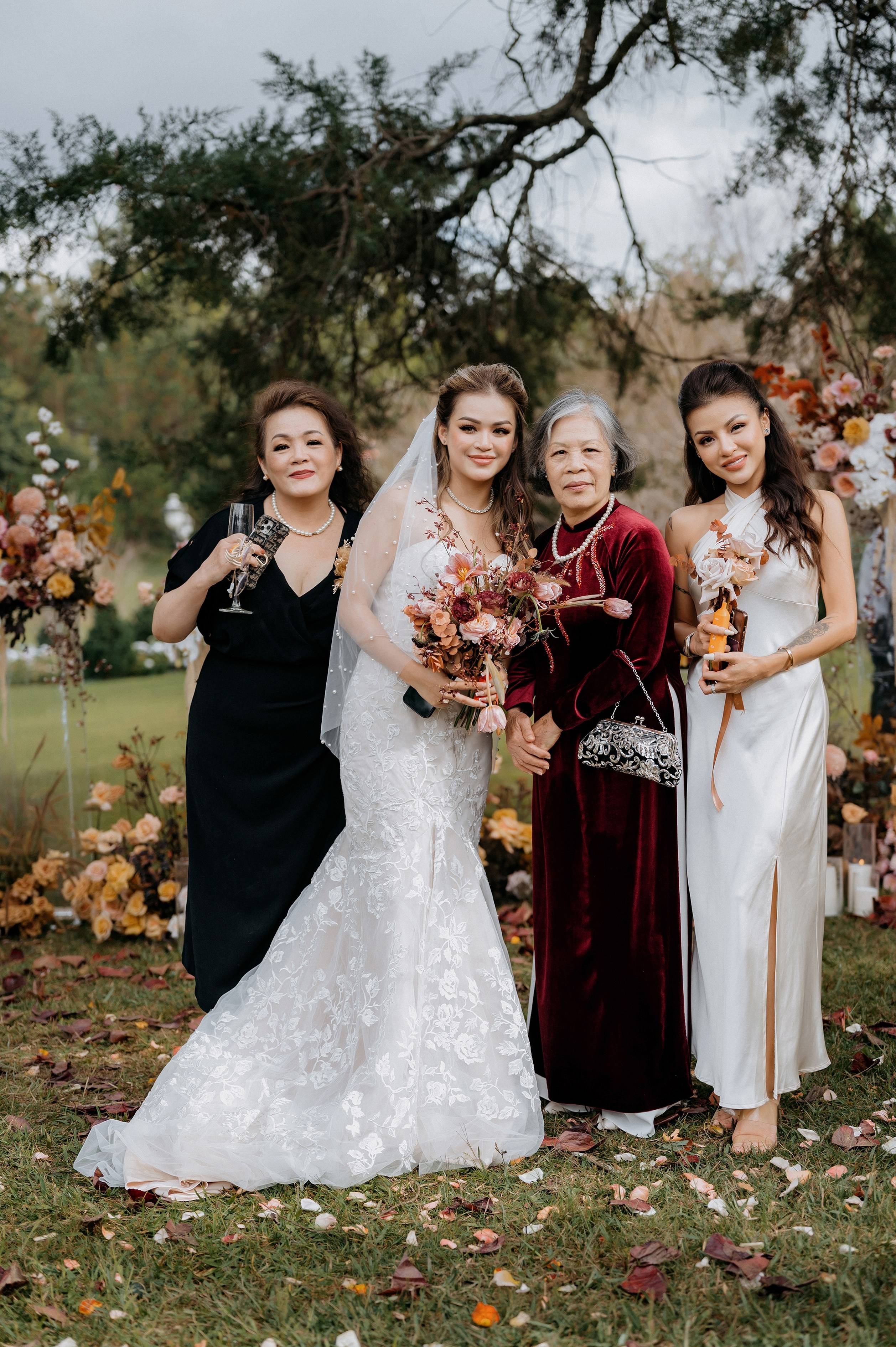 JESSE & MIMI / The Vows. Nhiếp ảnh gia đám cưới hàng đầu tại Thành Phố Hồ Chí Minh