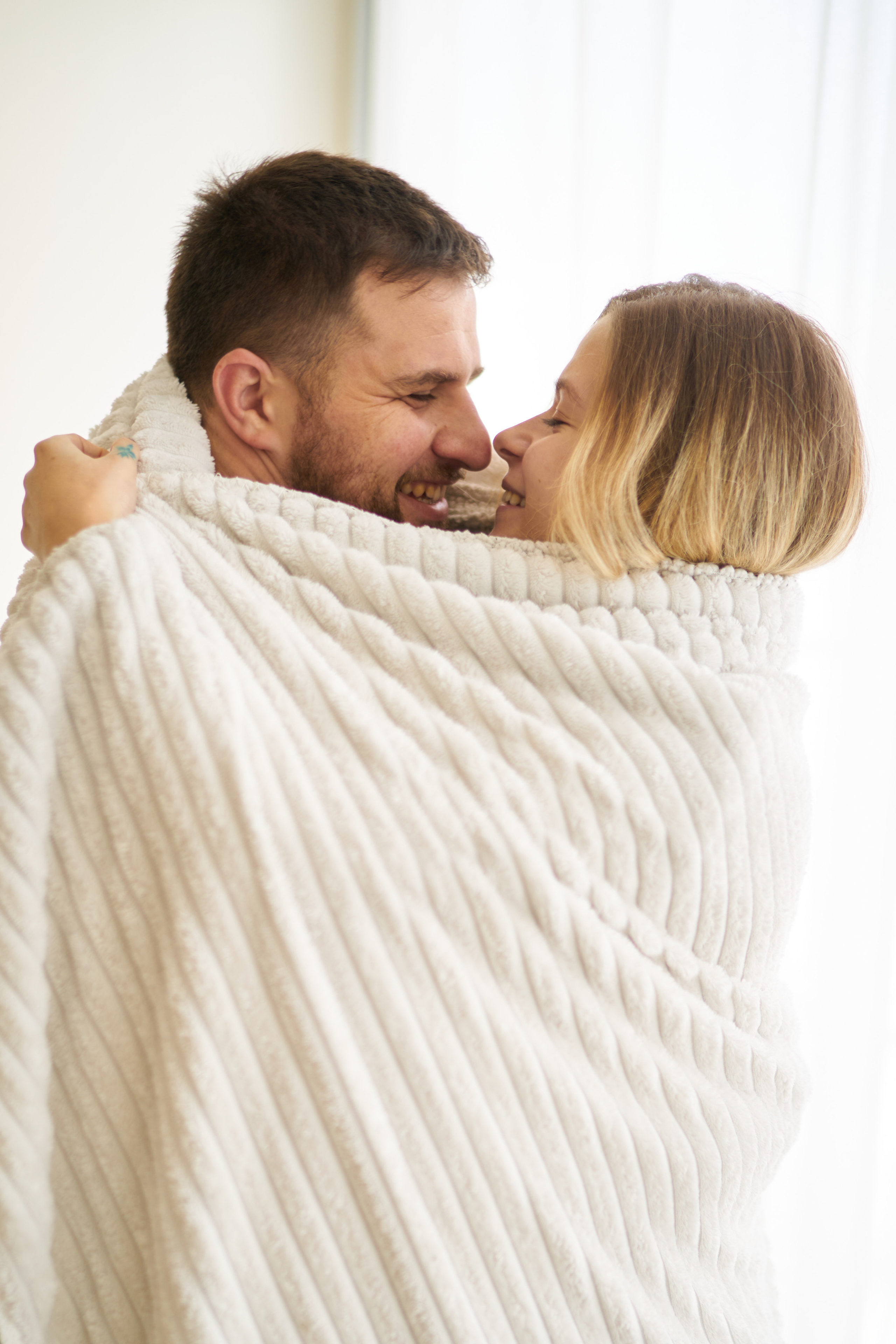 Julia&Valeriy Home Photo Shoot Series. צלם אלכס ברט בישראל