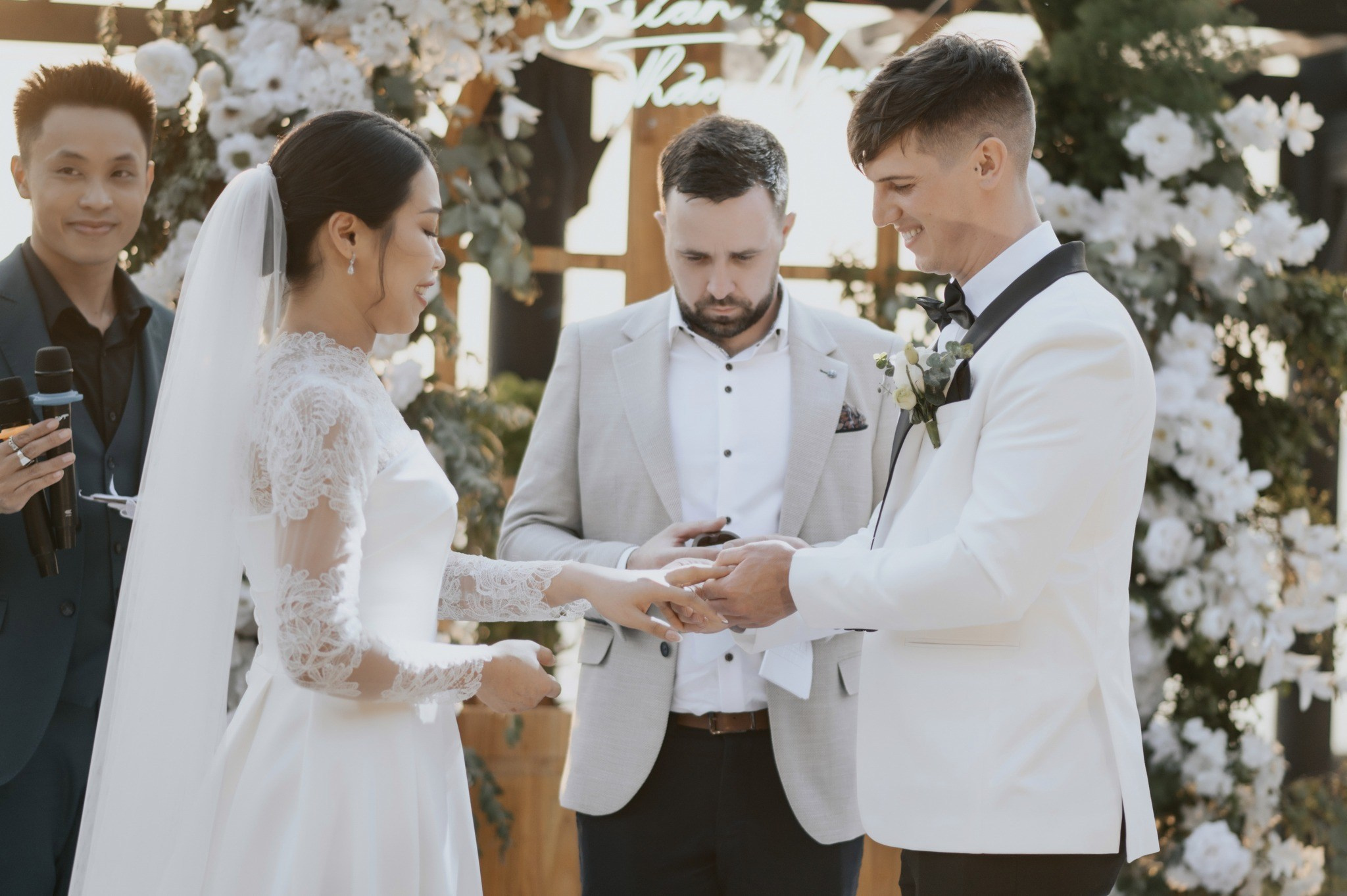 J & B. TheLoveMuseum