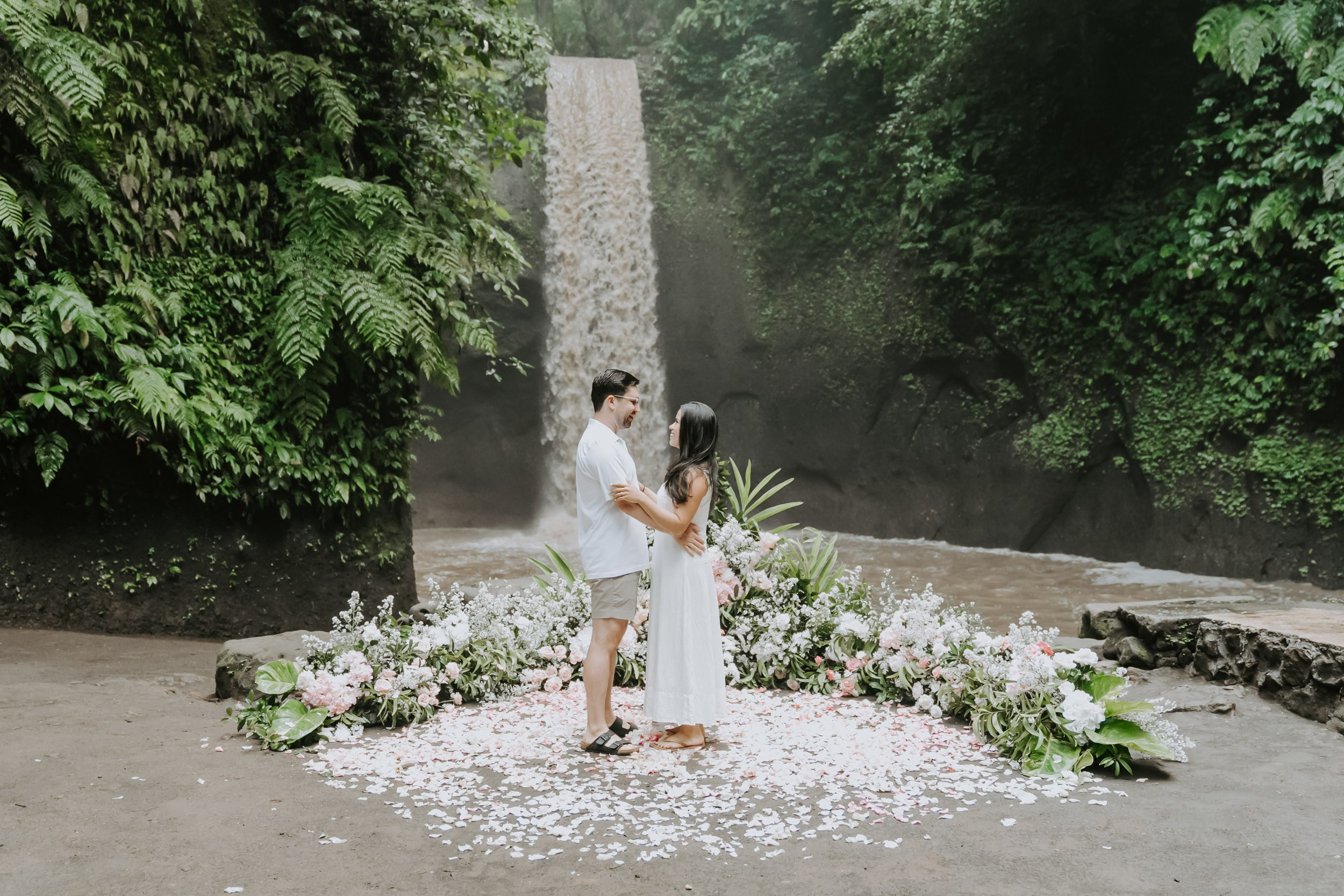 Marriage Proposal. Female Photographer in Bali