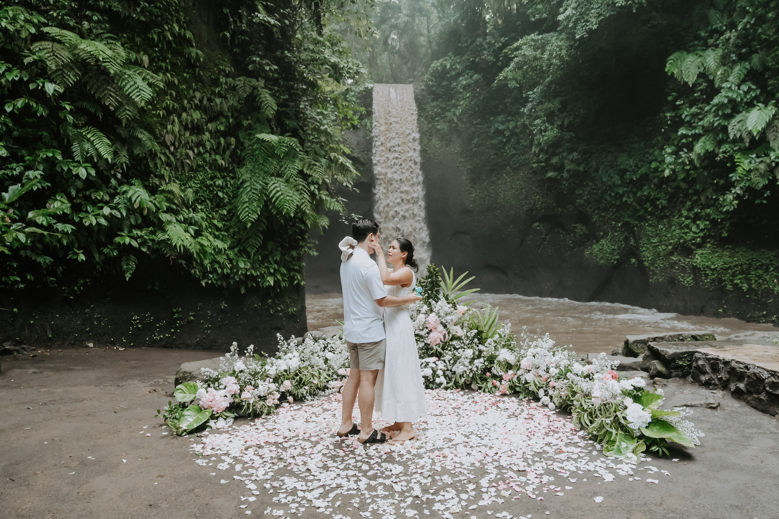 Marriage Proposal. Female Photographer in Bali