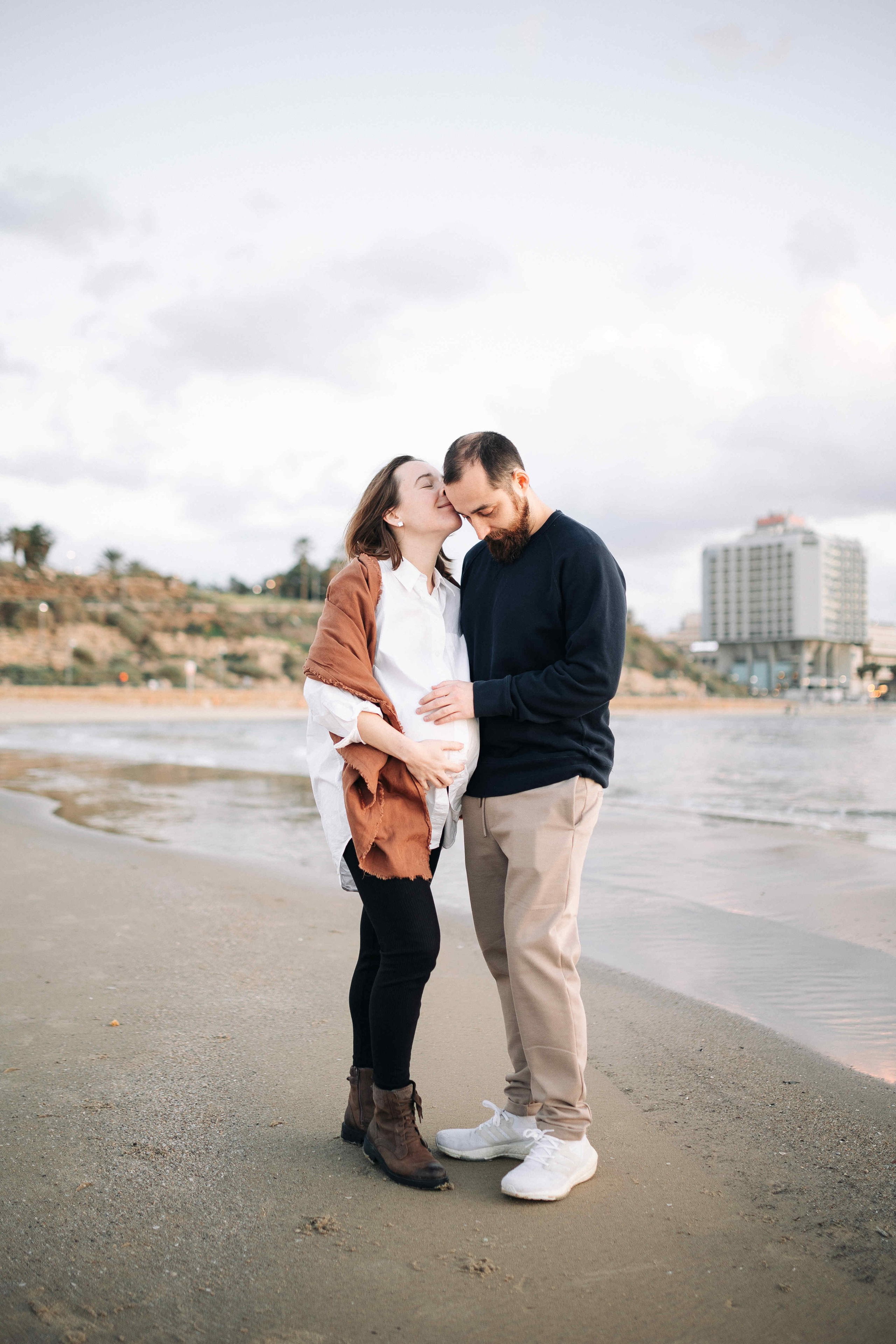 WINTER, PREGNANCY PHOTOSESSION (TEL AVIV). PHOTOGRAPHER IN ISRAEL