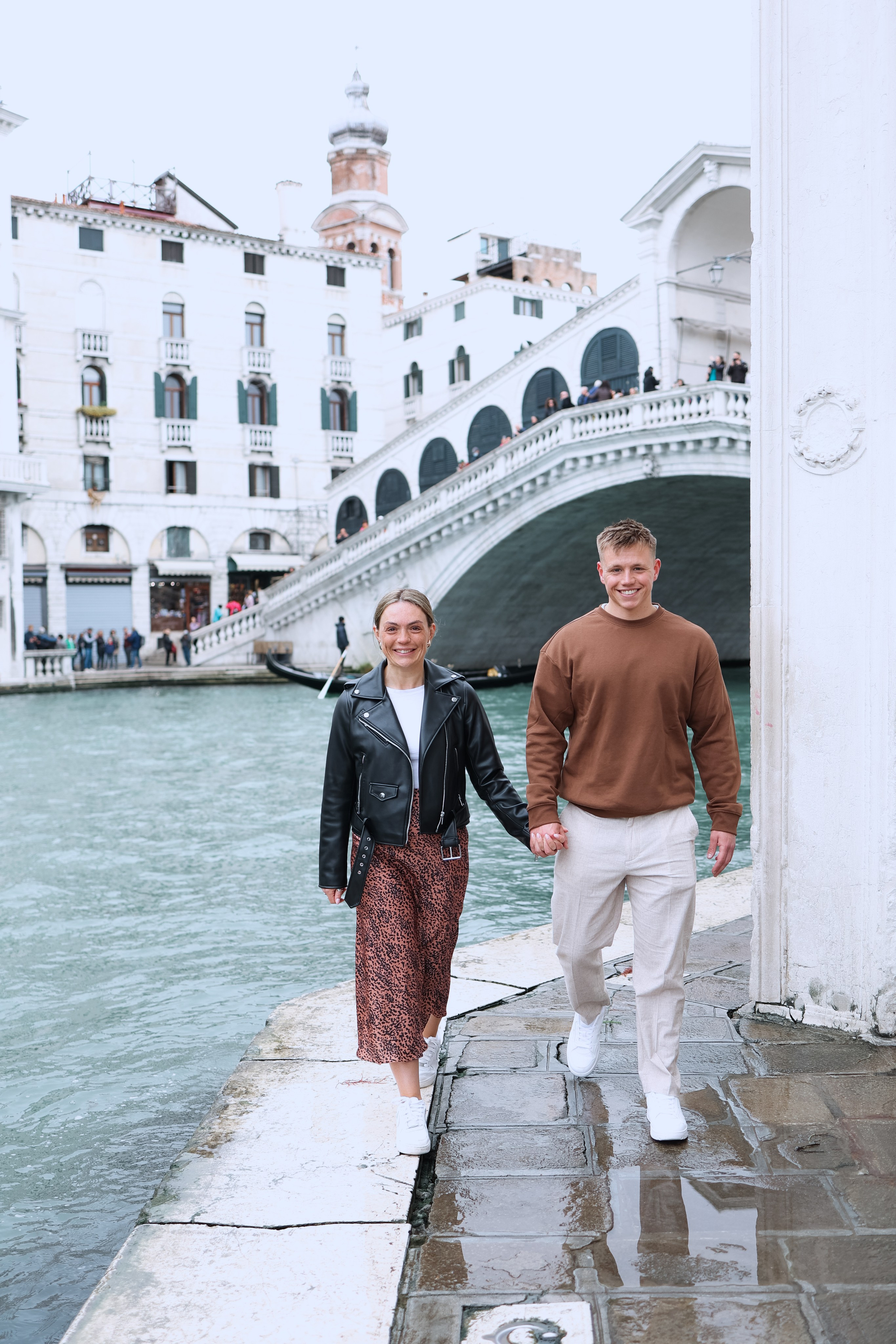 Wedding proposal at Scala Contarini del Bovolo. Photographer in Venice, Viktoria Antonova