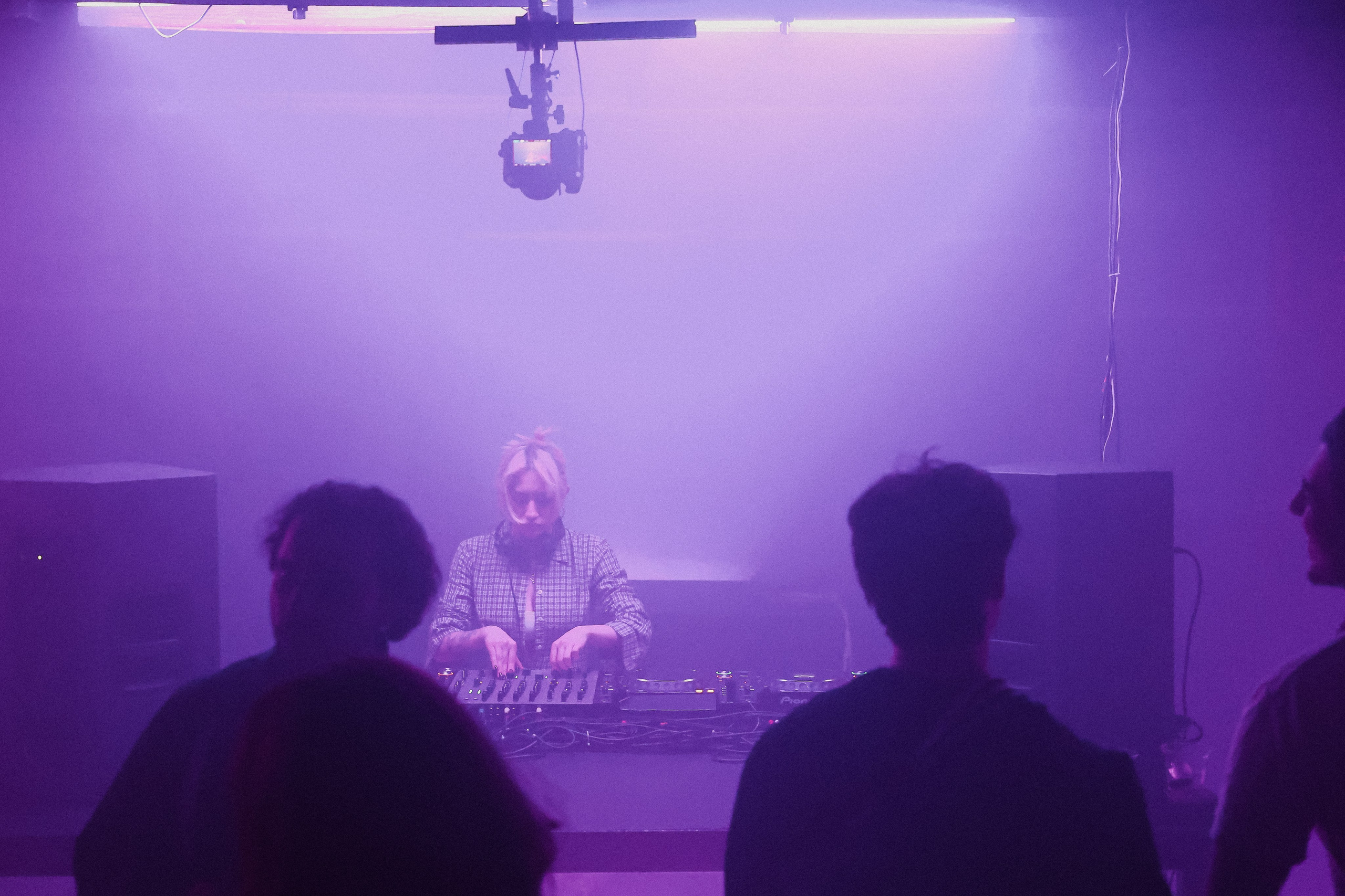 Event reportage (WHATISGOINGON x HOW). Asmikiam