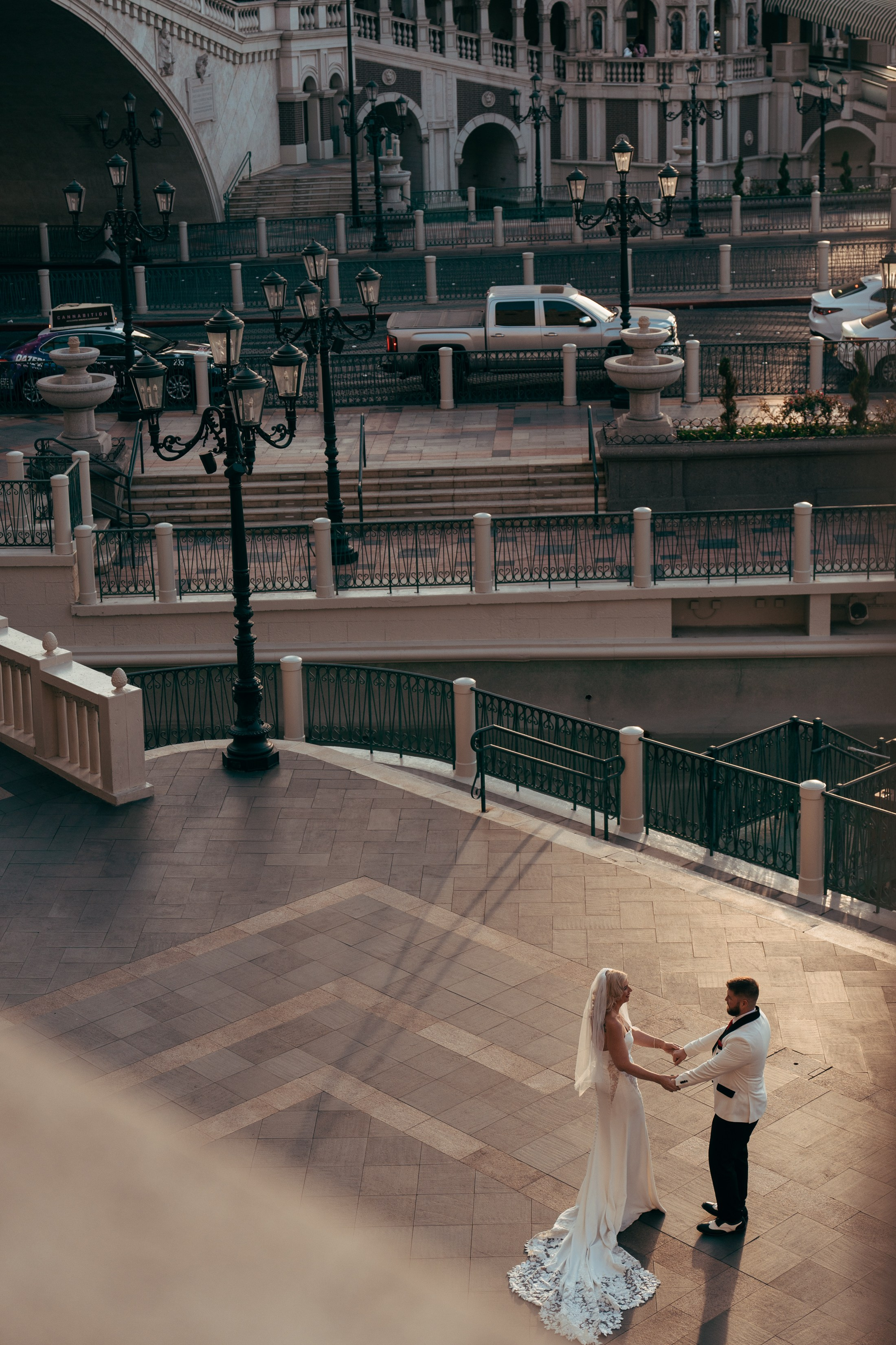 Chris&Holly. Wedding & elopement photographer Viktoriya Kravtsov. Las Vegas