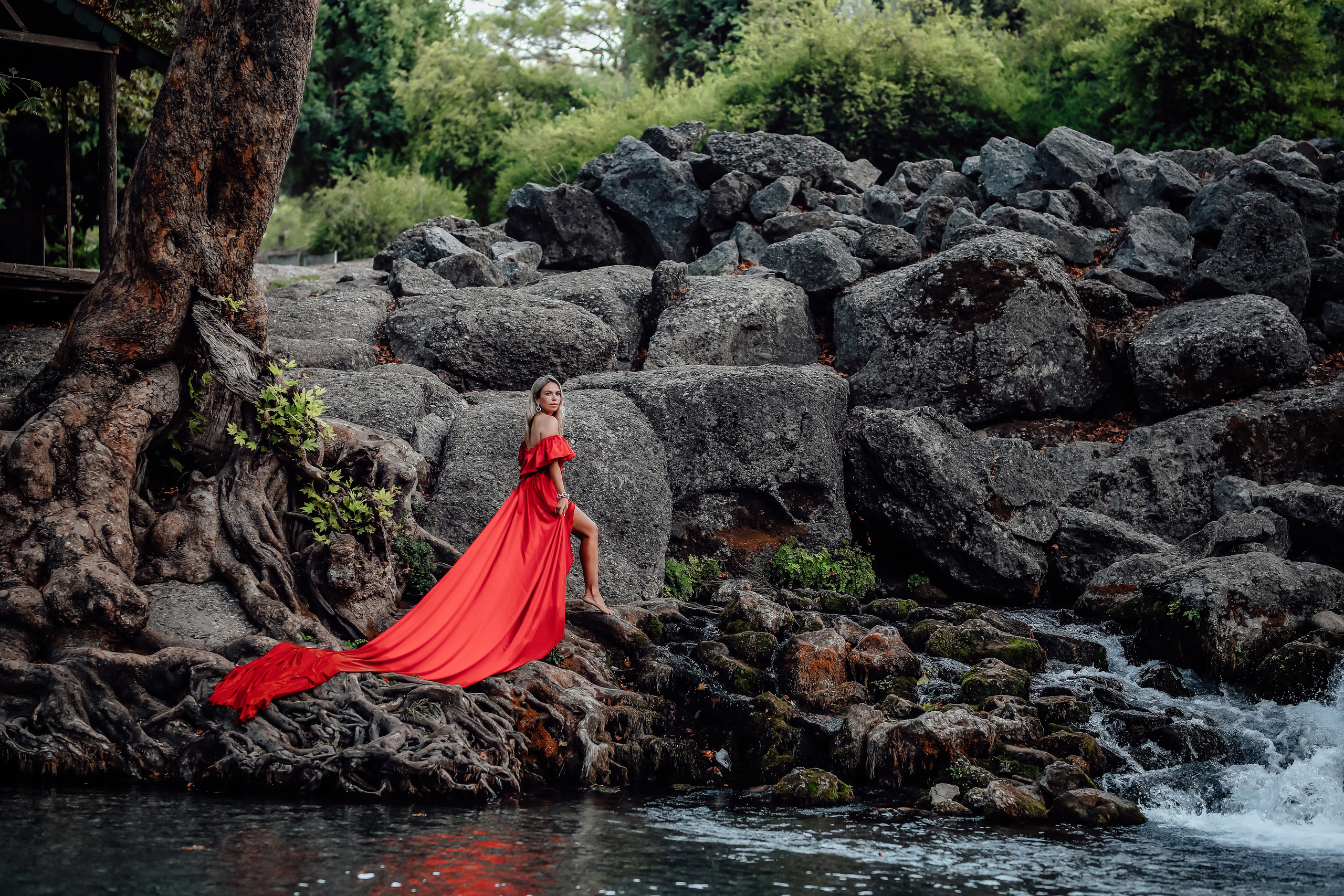 Photoshooting on an antique brige. Photographer in Turkey, Antalya, Kemer, Belek, Side, Kas, Fethiye