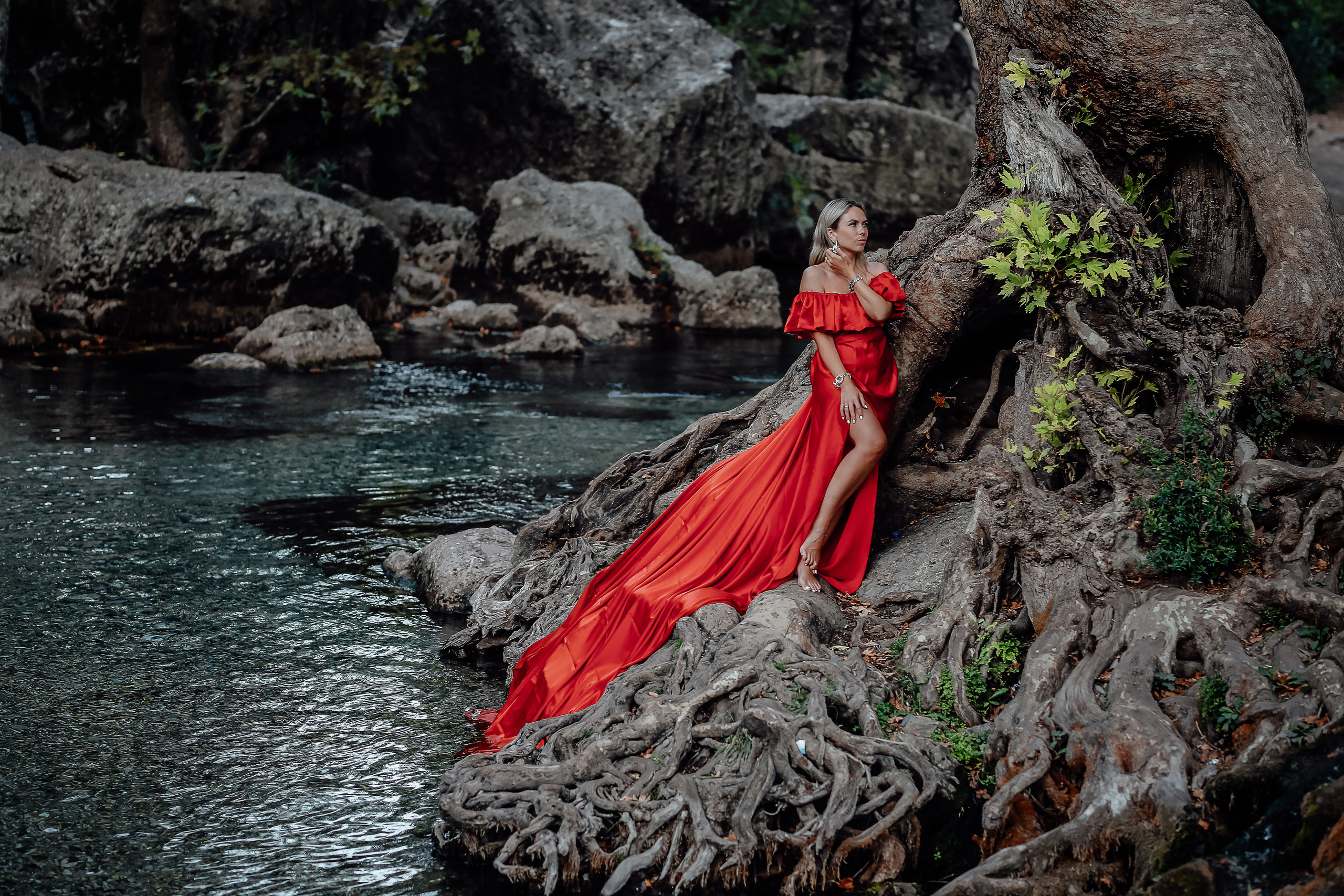 Photoshooting on an antique brige. Photographer in Turkey, Antalya, Kemer, Belek, Side, Kas, Fethiye