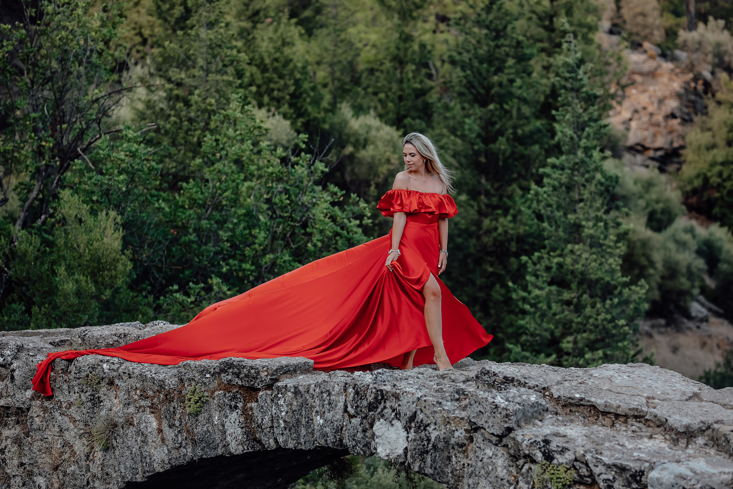 Photoshooting on an antique brige. Photographer in Turkey, Antalya, Kemer, Belek, Side, Kas, Fethiye