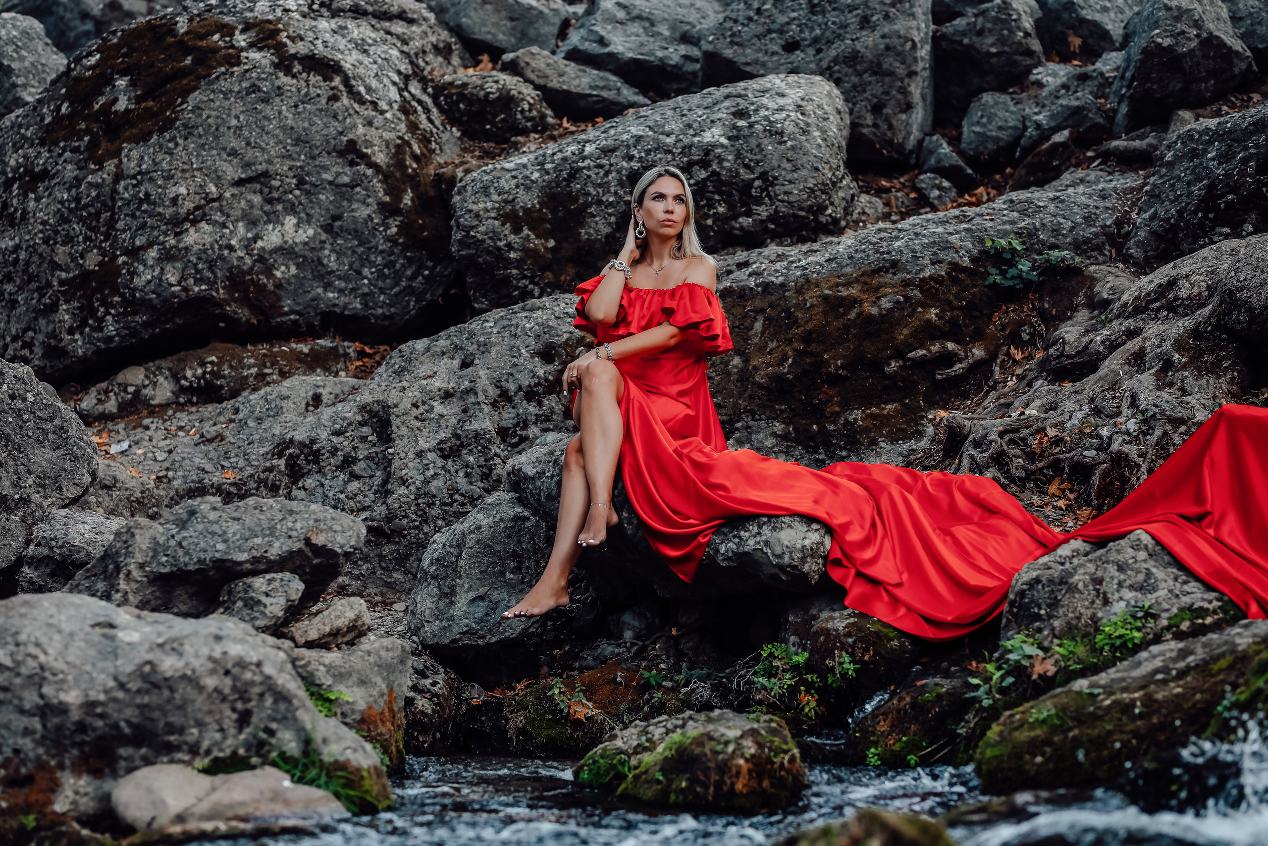 Photoshooting on an antique brige. Photographer in Turkey, Antalya, Kemer, Belek, Side, Kas, Fethiye