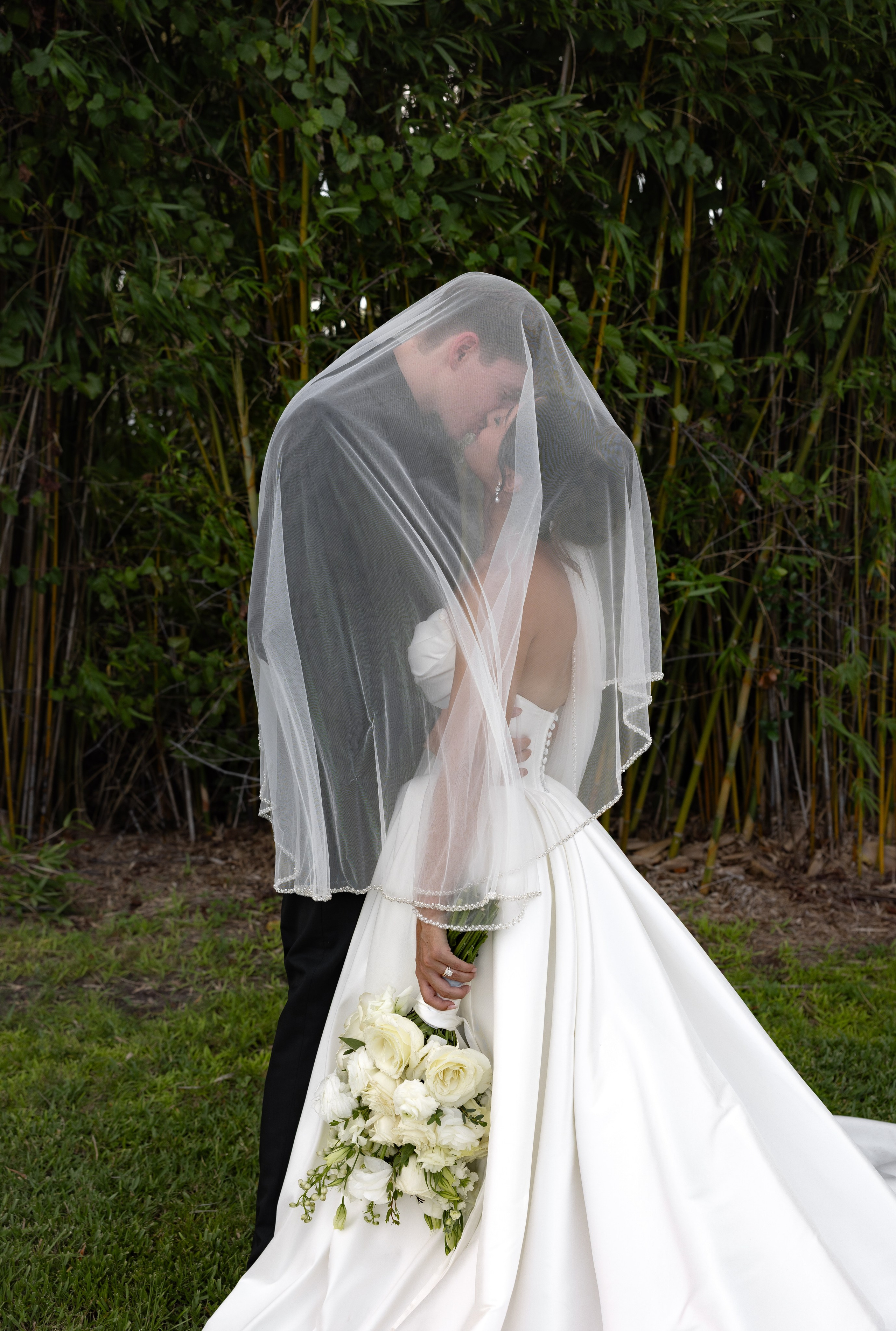 Alexsa and Robert. Ever After Farm Peach. Photographer Anastasia Nagibina