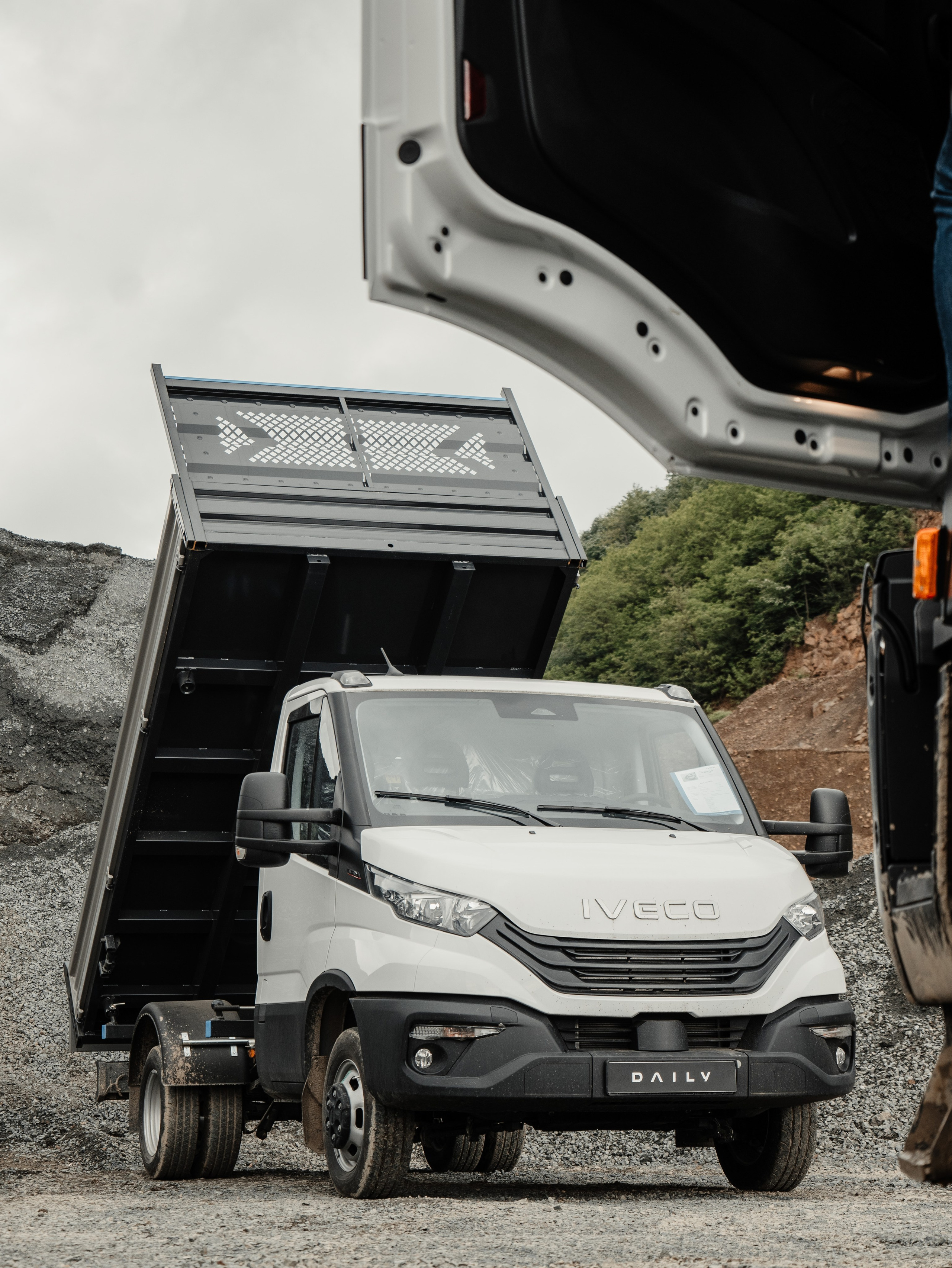 LANSARE IVECO T-WAY. Freesh Media Products
