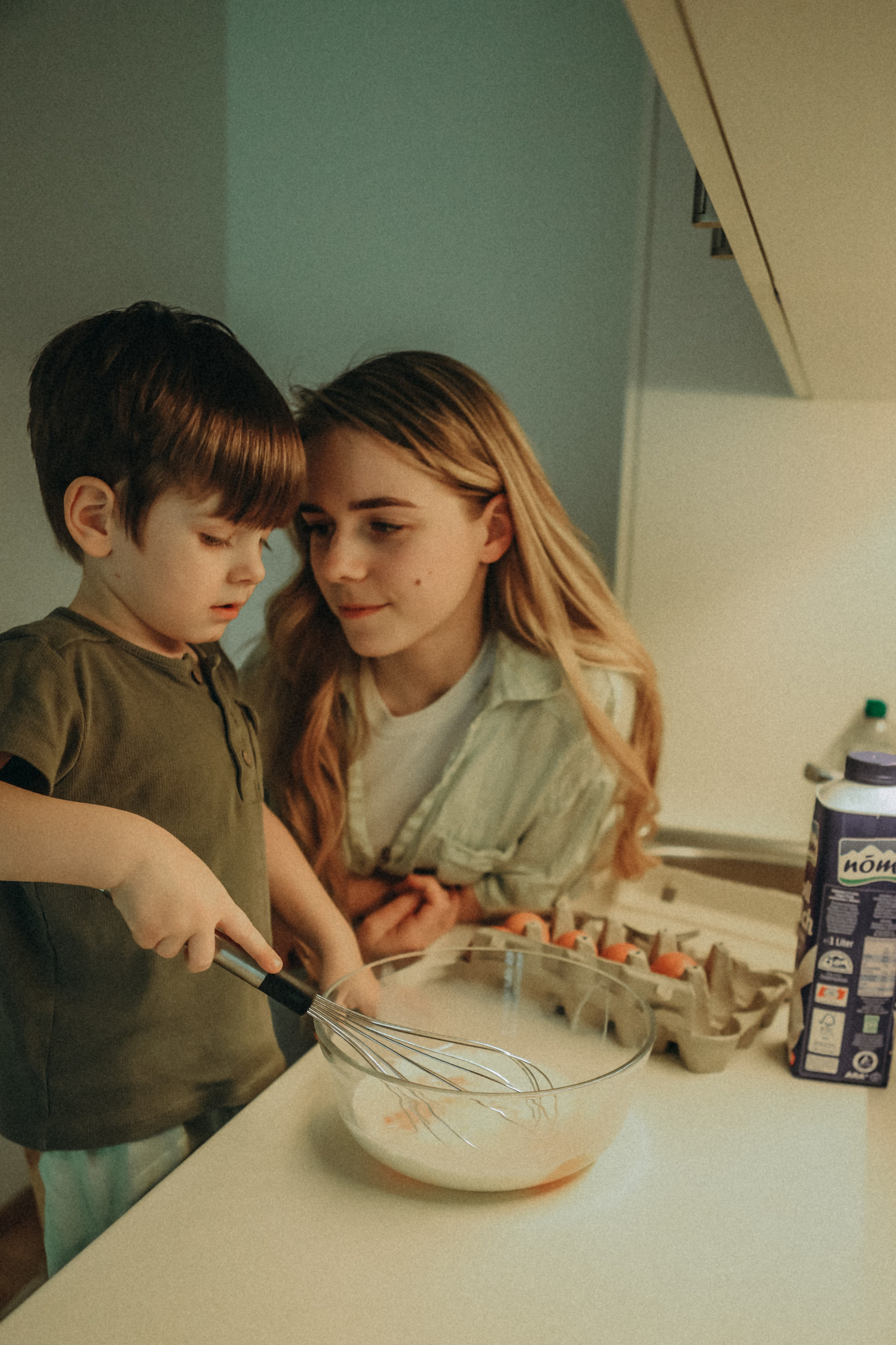 Familie zu Hause. Fotografin Wien Alona Kim