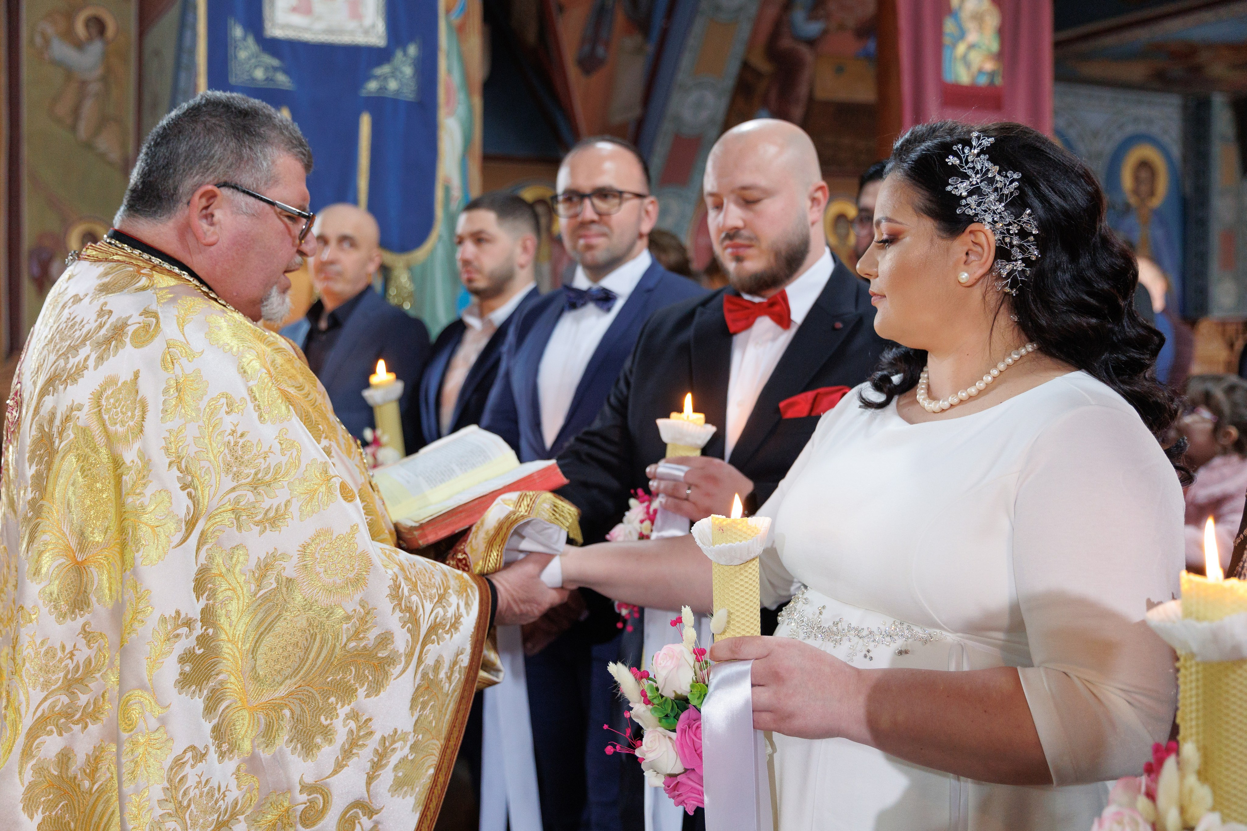 Andreea & Radu — simplu, autentic, al lor. Rares Bucur is a professional wedding photographer based in Cluj-Napoca, Romania, specializing in wedding photography