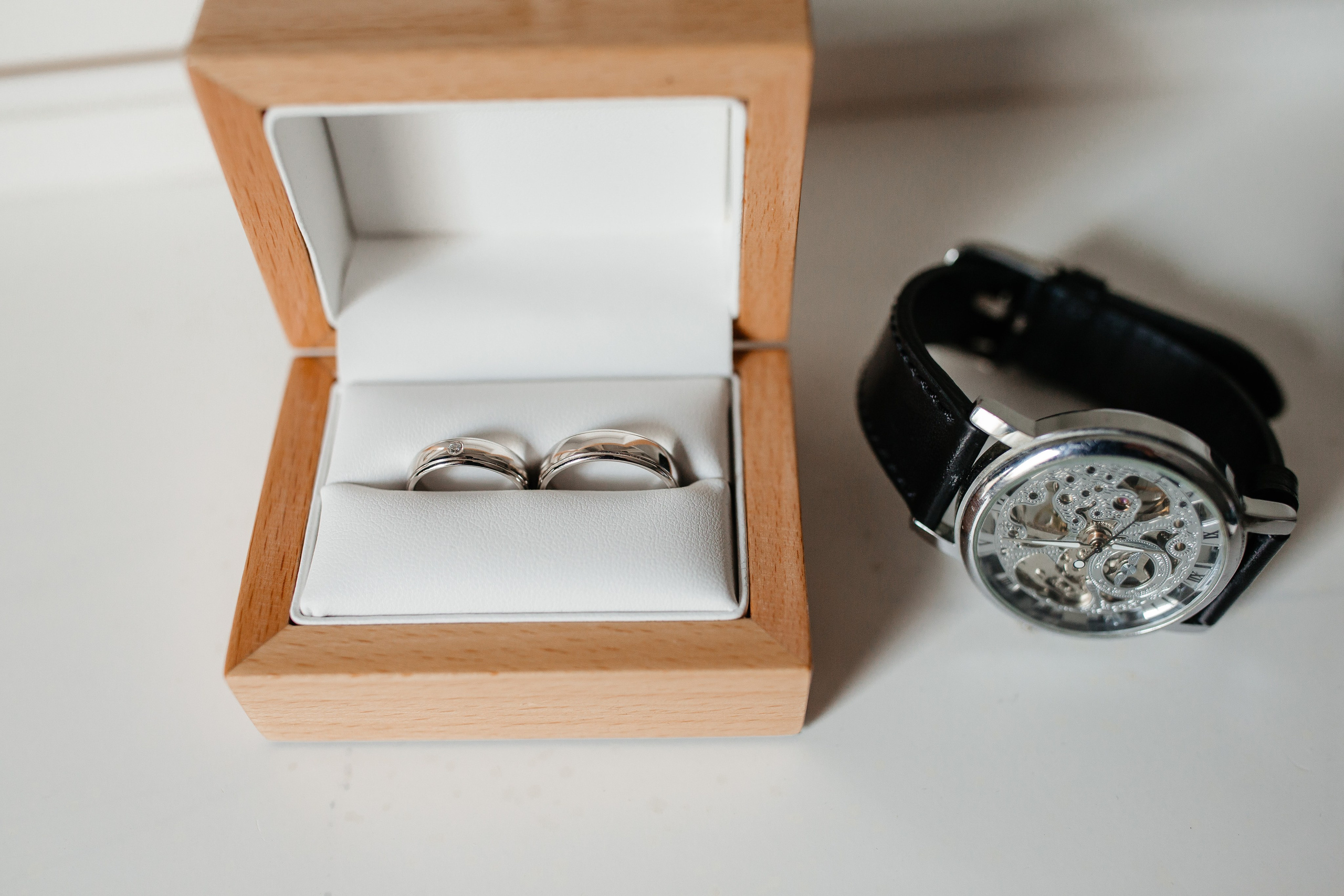 Nunta Elena & Tudor — Fotografie de nuntă în stil natural și elegant. Rares Bucur is a professional wedding photographer based in Cluj-Napoca, Romania, specializing in wedding photography