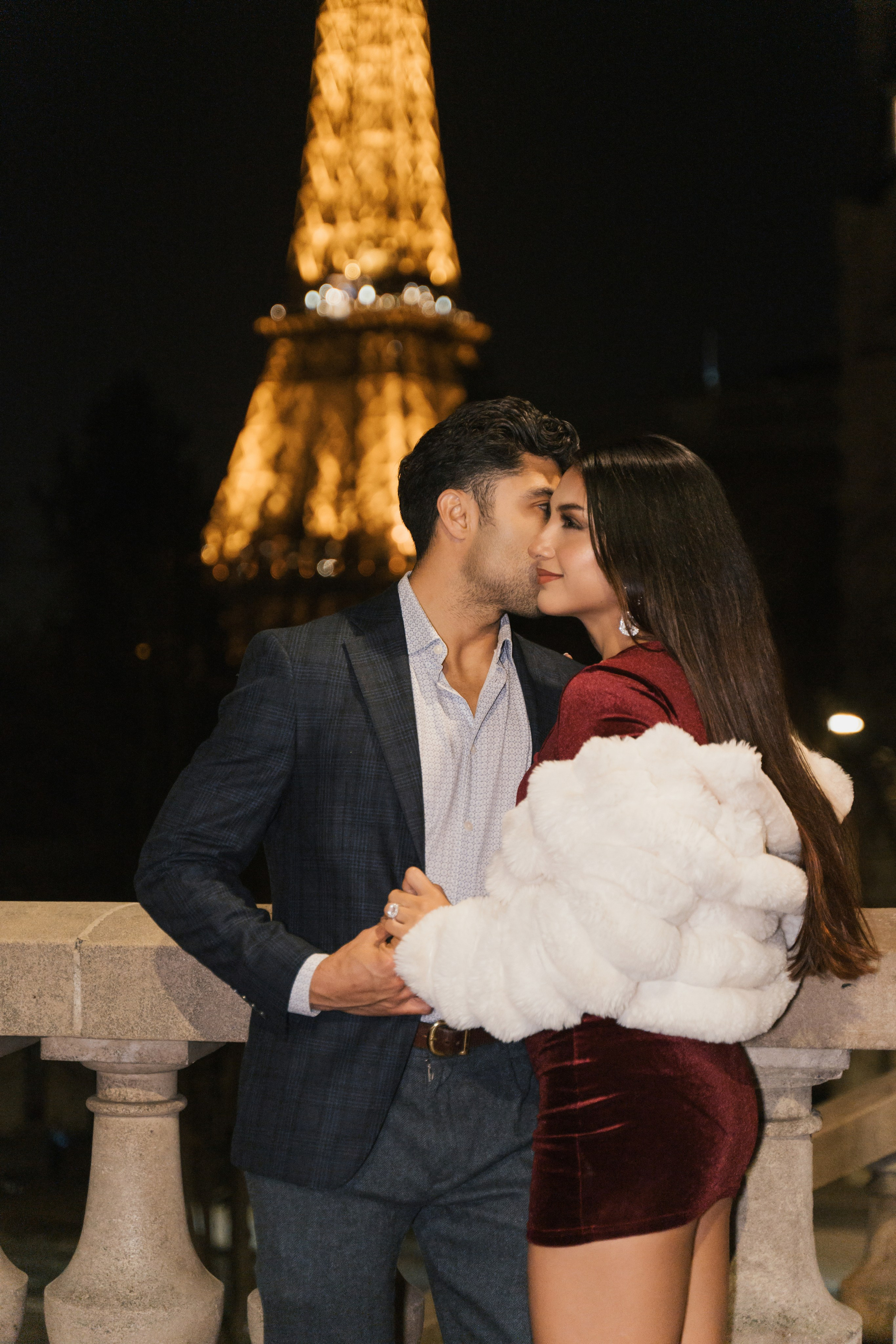 Night time. Photographer in Paris Yulia Shkadina | Couples, engagement, pre-wedding, individual photo-shoots in Paris at the best locations