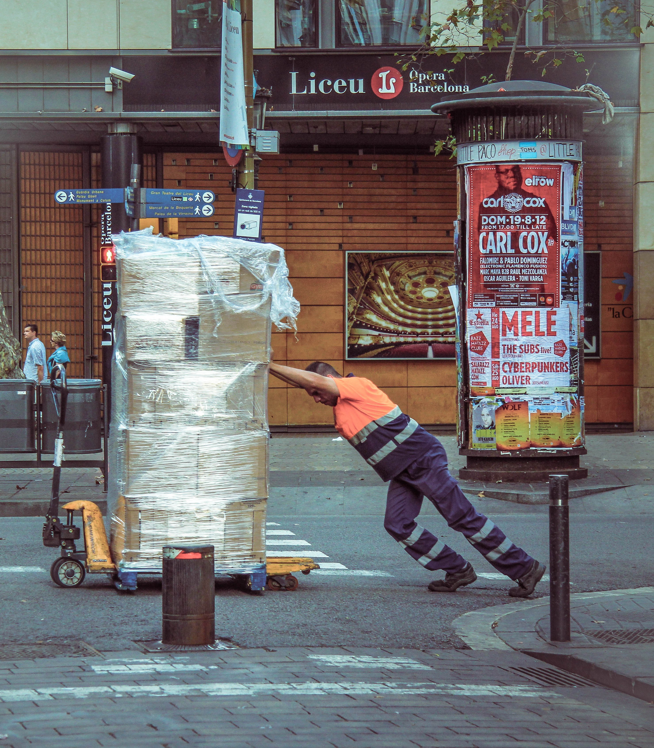 ИСПАНИЯ. Стрит-фотография, полная абсурда, идиотизма и красоты