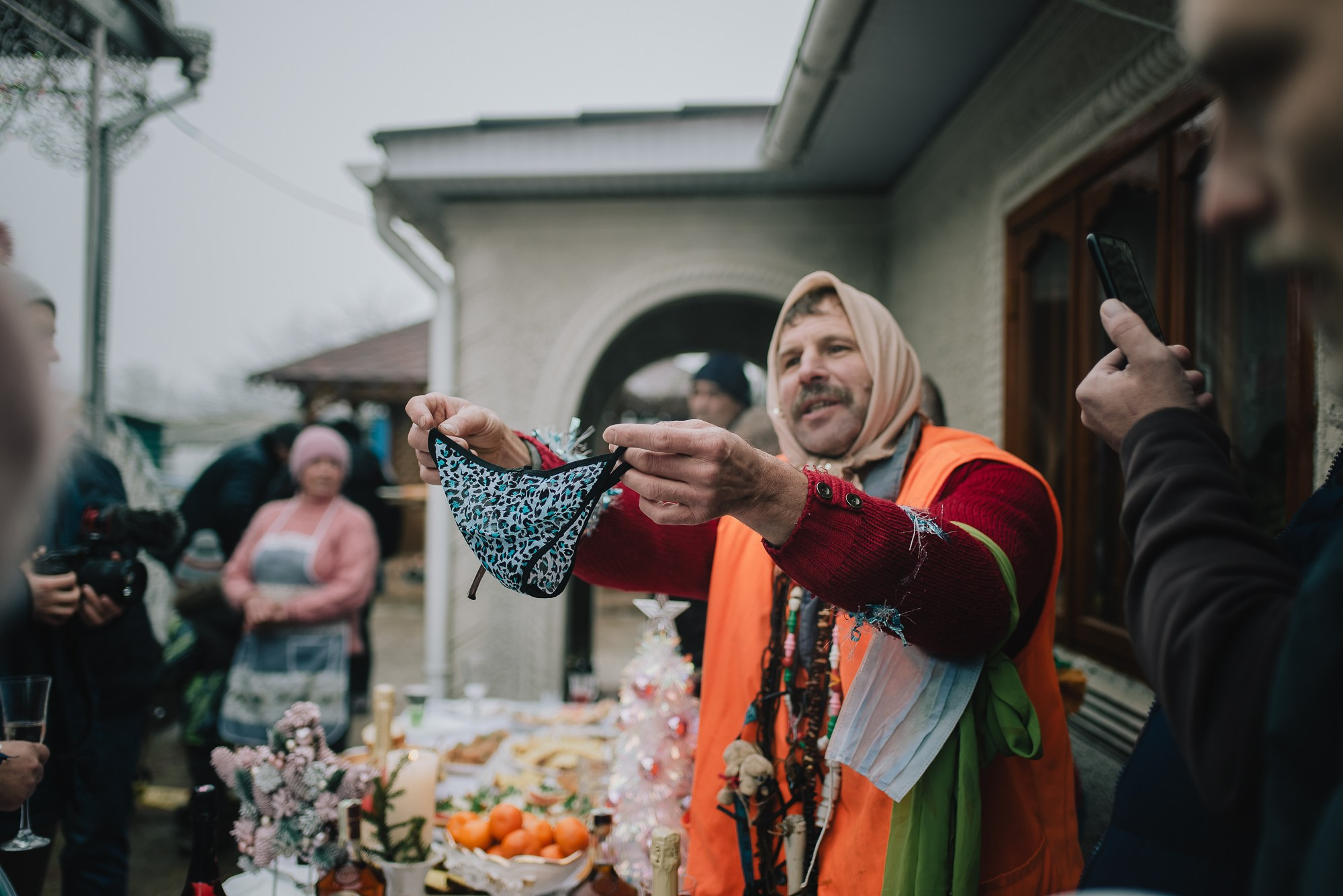 Malanca is a spectacular folk tradition, especially common in the communities of northern Moldova and Bukovina, with deep roots in New Year’s customs. It usually takes place on the night of December 31st to January 1st and marks the transition between years through a blend of folk theater, traditional costumes, music, dance, and humor.Participants – known as malancari – dress up as symbolic characters, often inspired by mythology, history, or rural life: death, the soldier, the bride, the bear, the gypsy, the devil, the old man, and many more. They go from house to house or take part in organized village parades, accompanied by drums, flutes, and distinctive sounds. The message behind it is to chase away evil and attract good fortune, fertility, and abundance in the new year.In some areas, Malanca has evolved into a true display of folk art, with groups preparing costumes, scripts, and music months in advance. It is an authentic way of preserving cultural identity and celebrating community spirit.