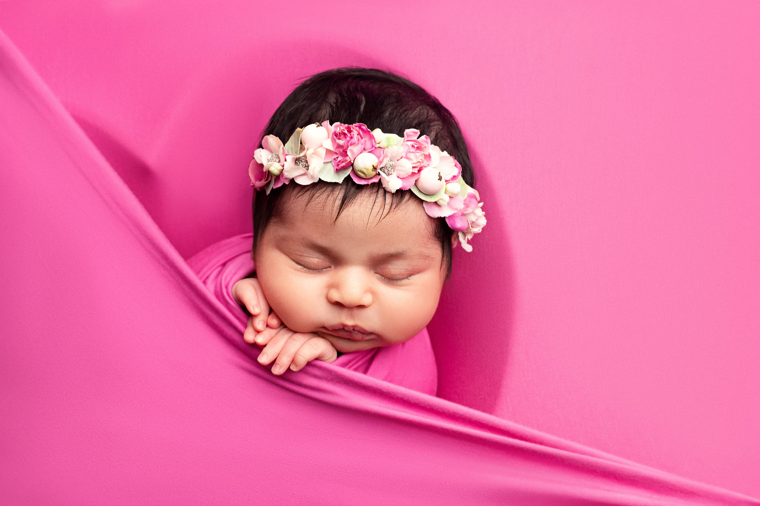 Newborn Classic. Mary Newborn Photo