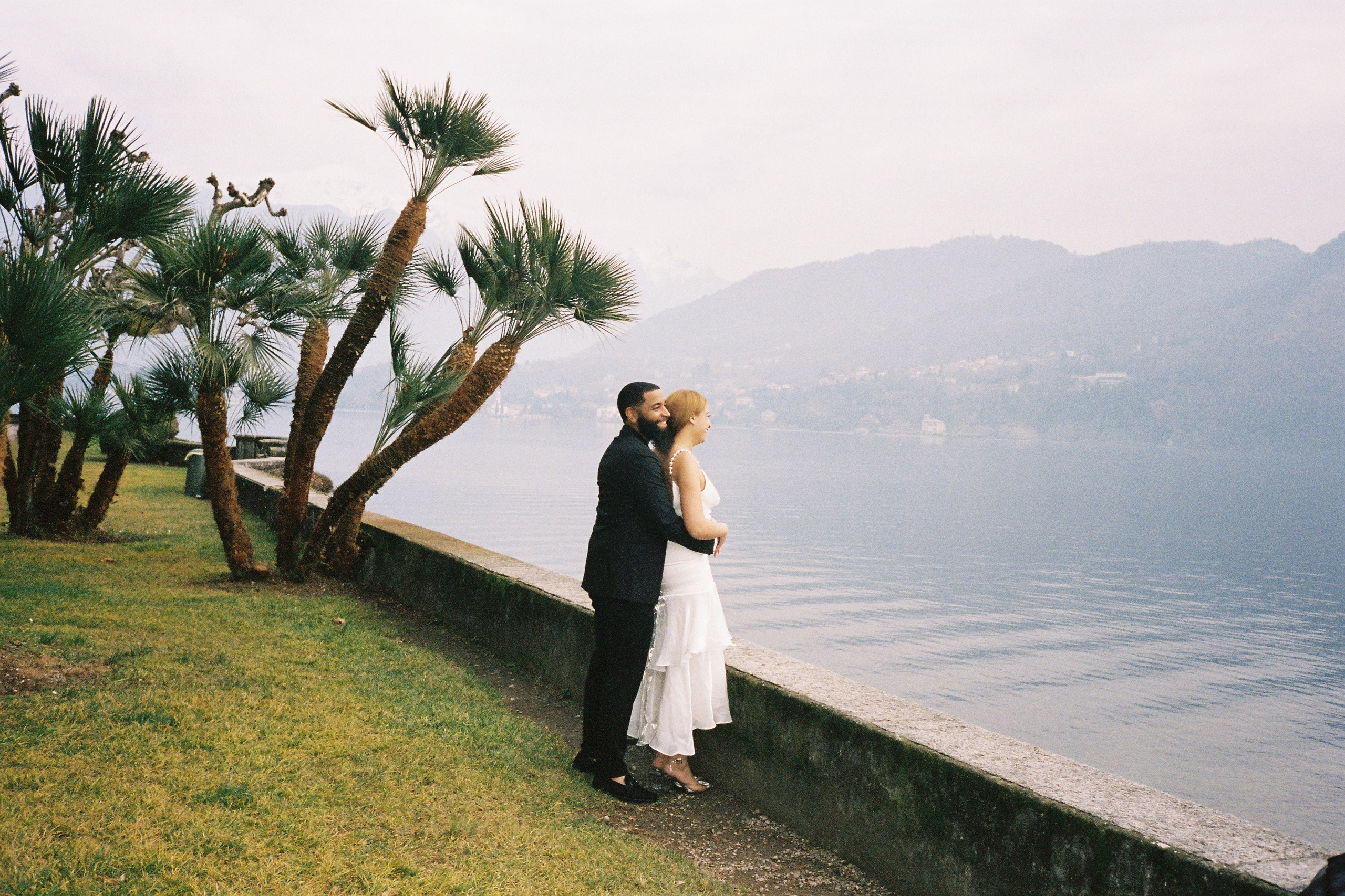 Elopment at Lake Como. Wedding photographer in Italy