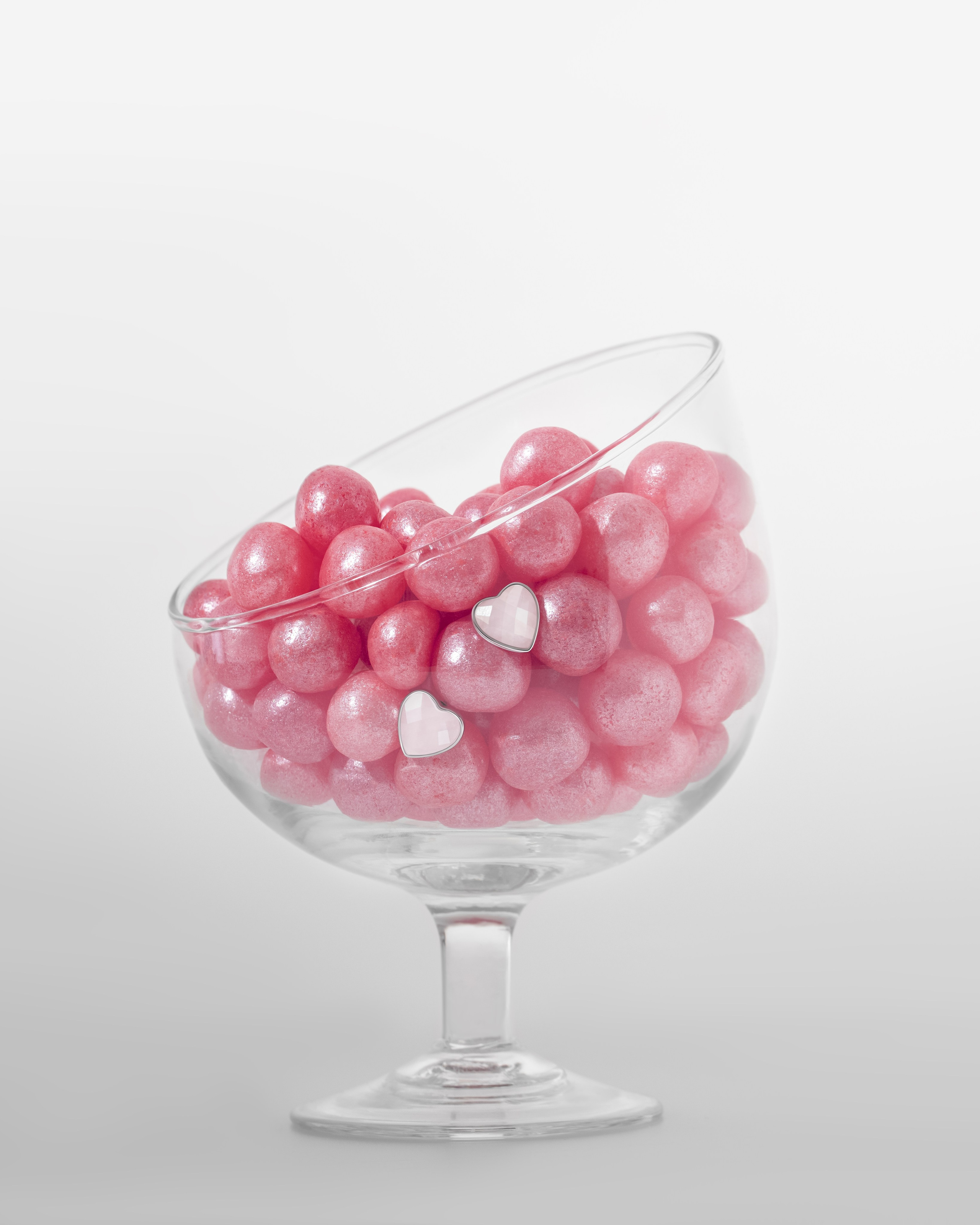 jewelry retouching, high-end jewelry editing, ring photo retouch, necklace retouching, earring retouch, bracelet photo editing, gold jewelry editing, silver retouching, diamond photo retouch, gemstone retouching, jewelry photo enhancement, jewelry for social media, Instagram jewelry visuals, clean jewelry retouch, shiny metal retouching, jewelry background cleanup, product retouching for Instagram, jewelry flatlay editing, sparkle enhancement, jewelry shadows retouch, jewelry color correction, commercial photo retouching, e-commerce retouching, high-end product retouching, product photography editing, clean product visuals, photo editing for brands, professional product retoucher, minimal product editing, packaging retouching, advertising photo editing