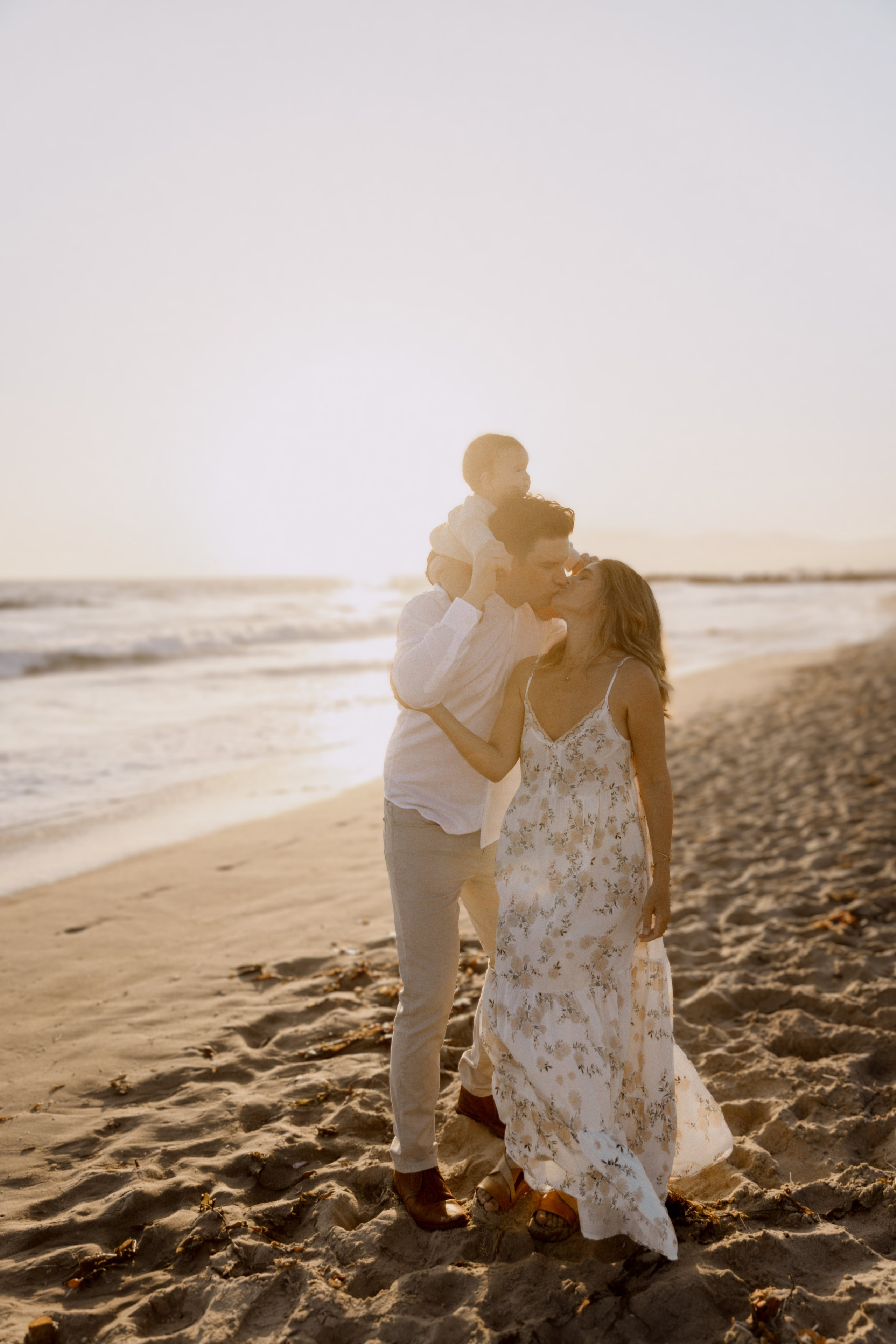 Family Photoshoot at Venice Beach, Los Angeles | Taya Frank. Southern California Family and Couple Photographer