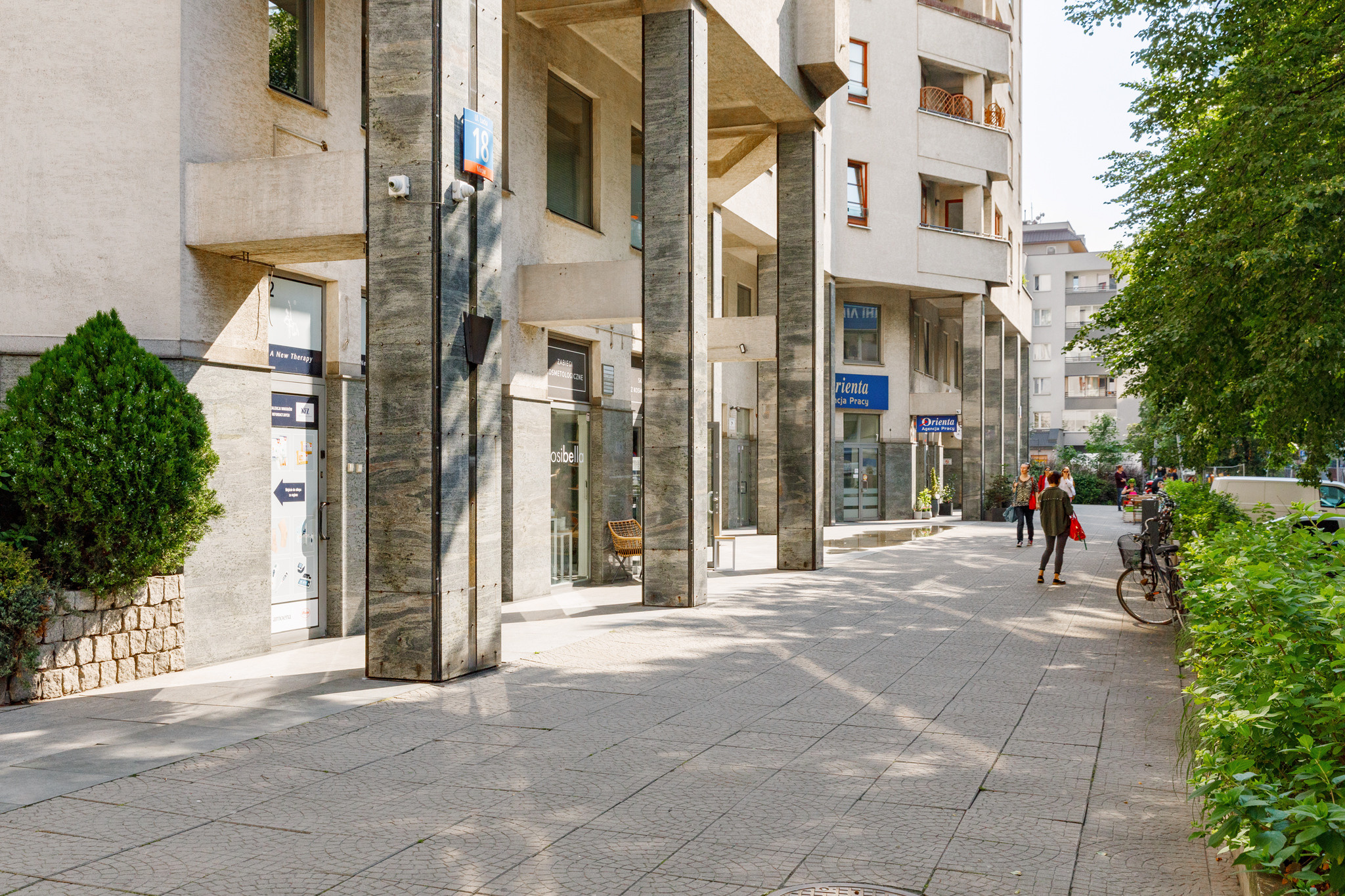 Warszawa Obiekty Komercyjne. Fotograf Nieruchomości i Wnętrz